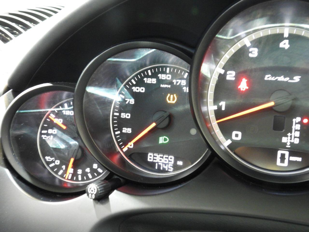 Porsche Cayenne view 33