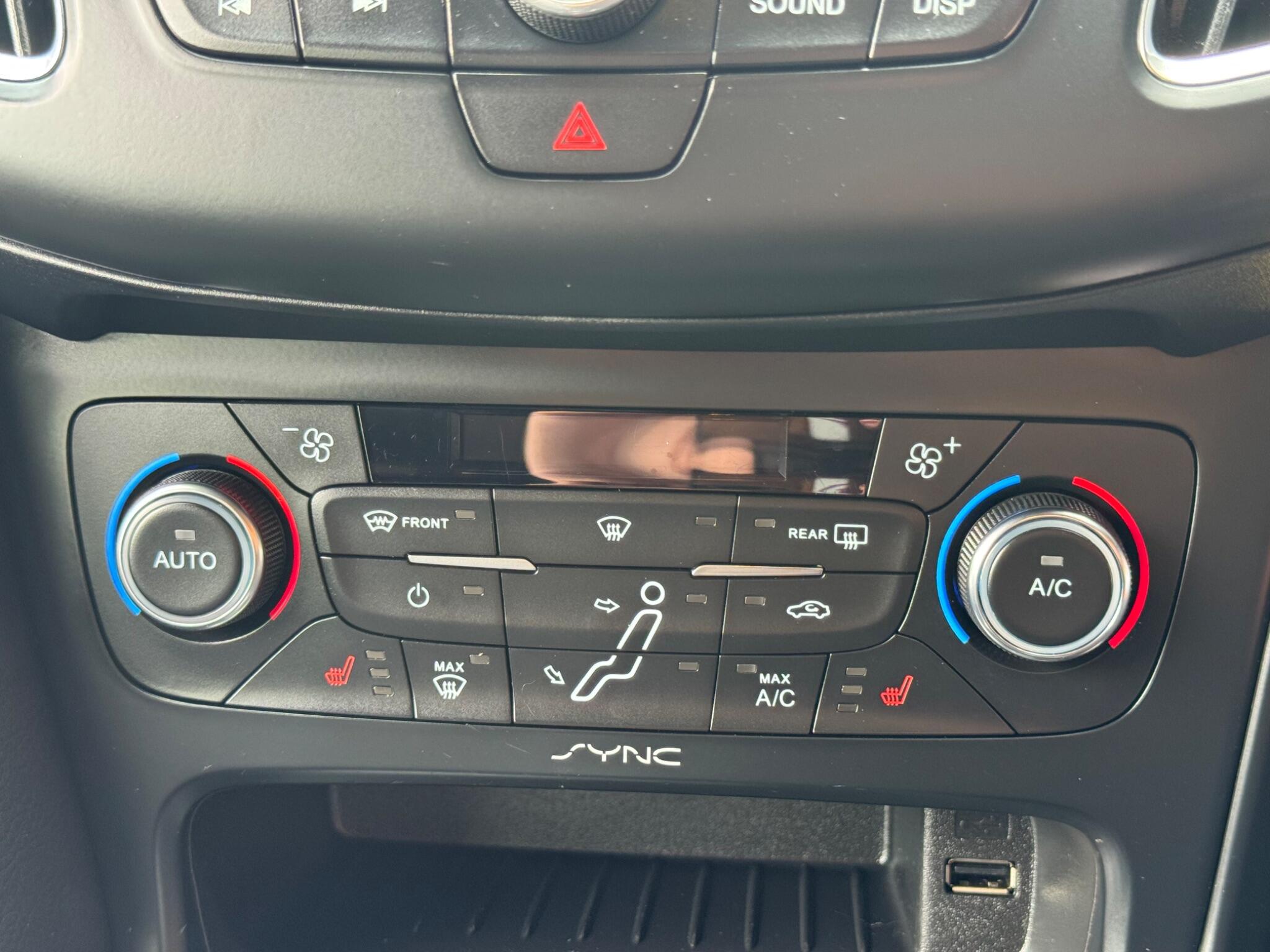 Ford Focus view 25
