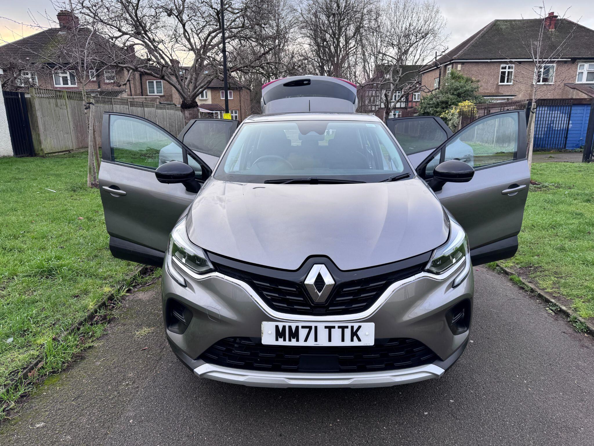2022 Renault Captur 1.0 TCe Iconic Euro 6 (s/s) 5dr • 20,000 miles image 32