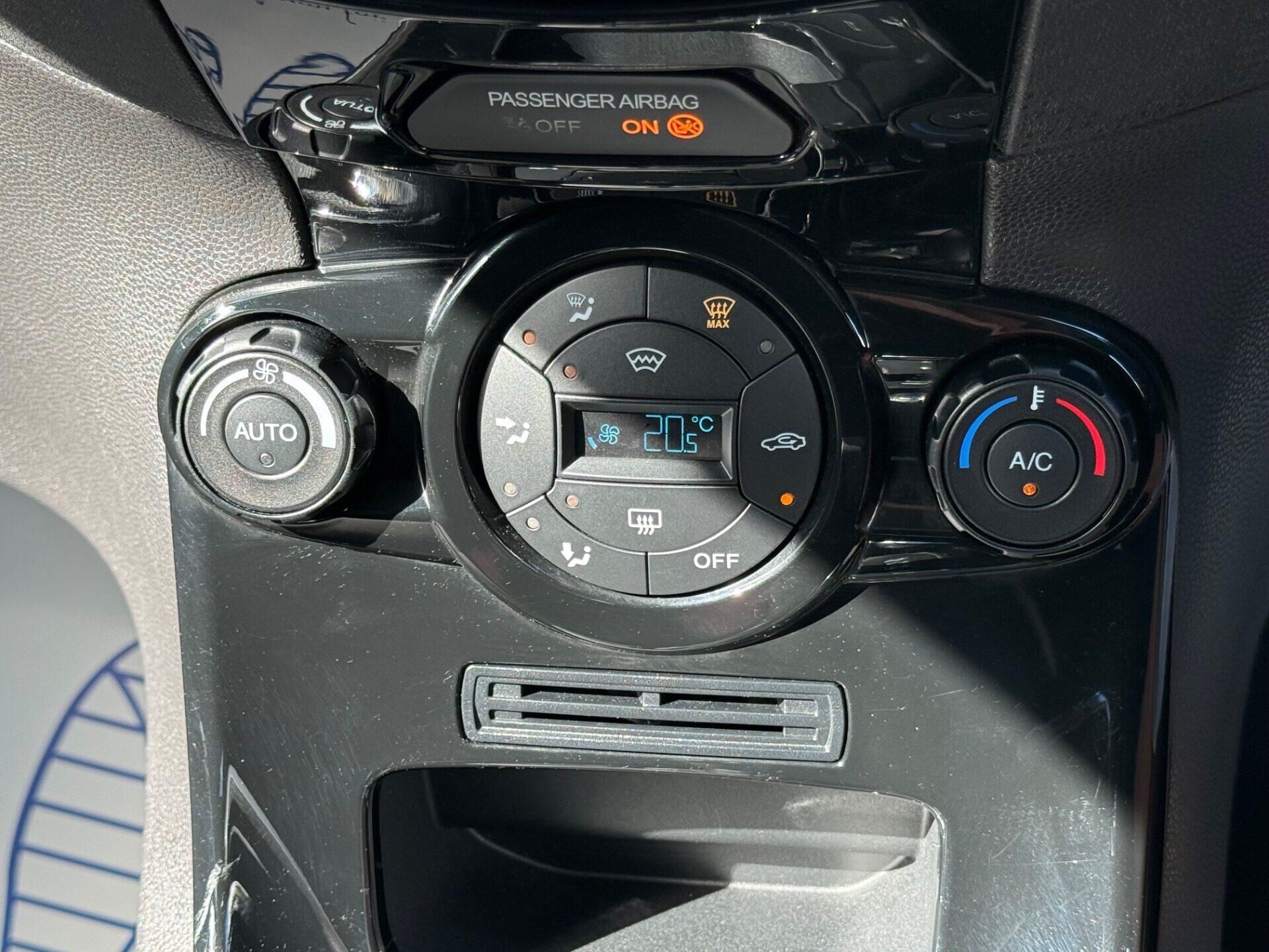Ford Fiesta view 35
