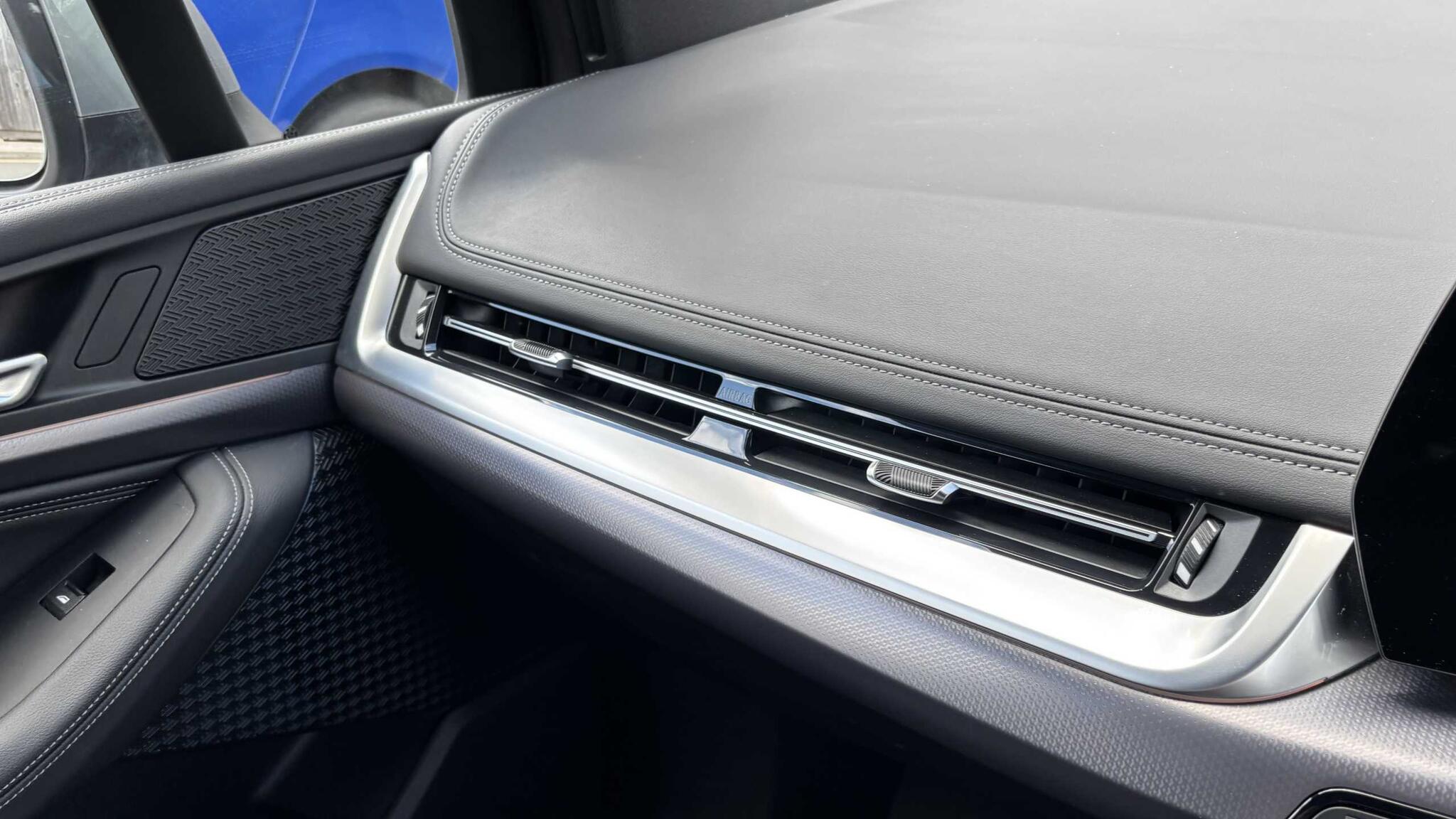 BMW 2 Series view 21