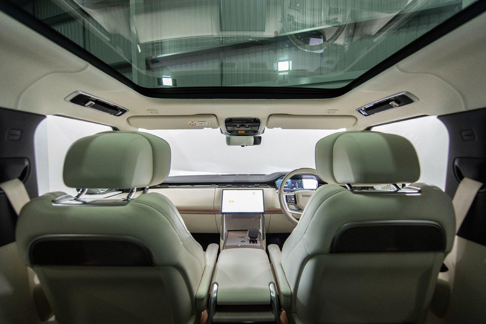 Land Rover Range Rover view 8