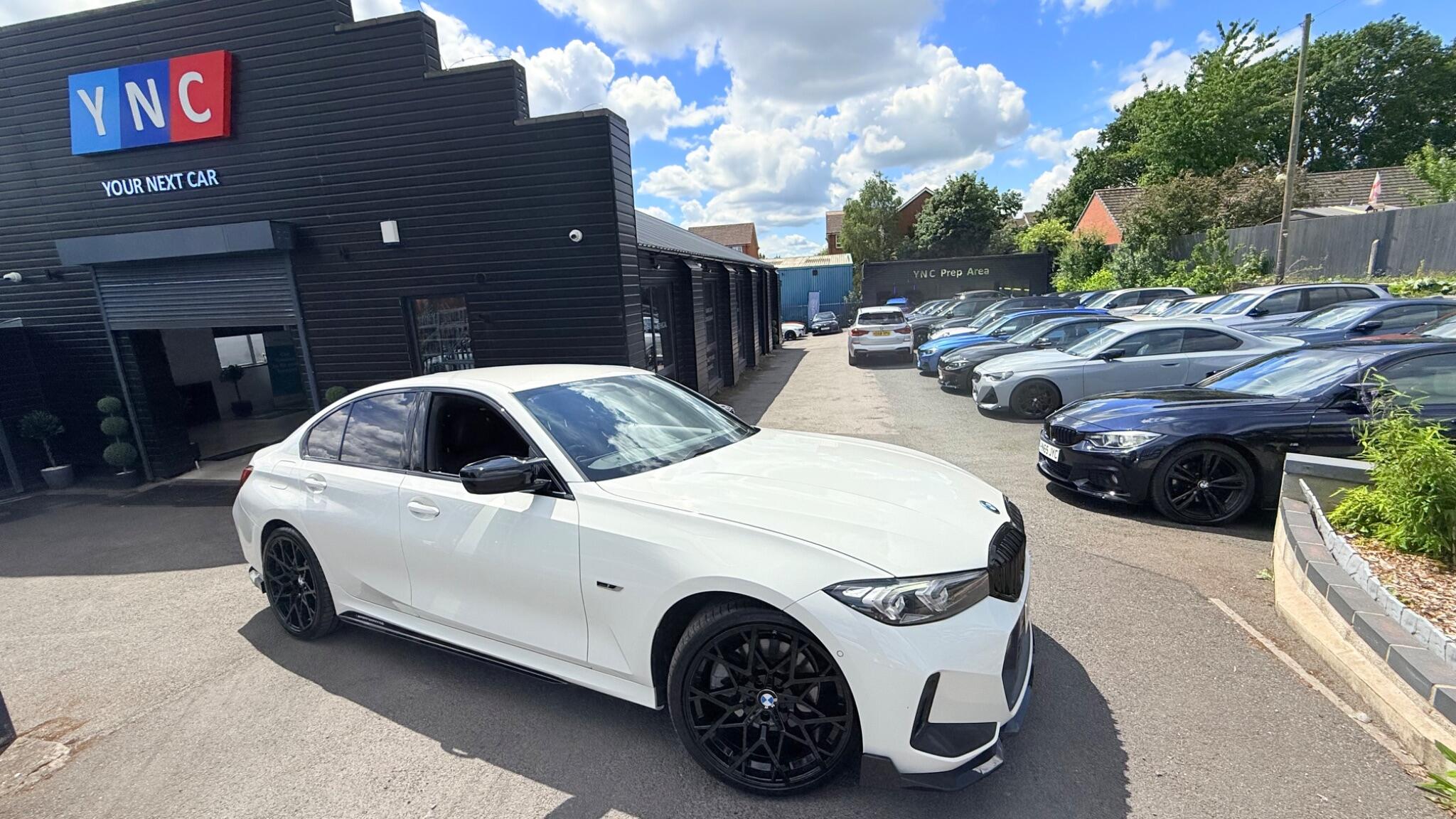 BMW 3 Series view 4
