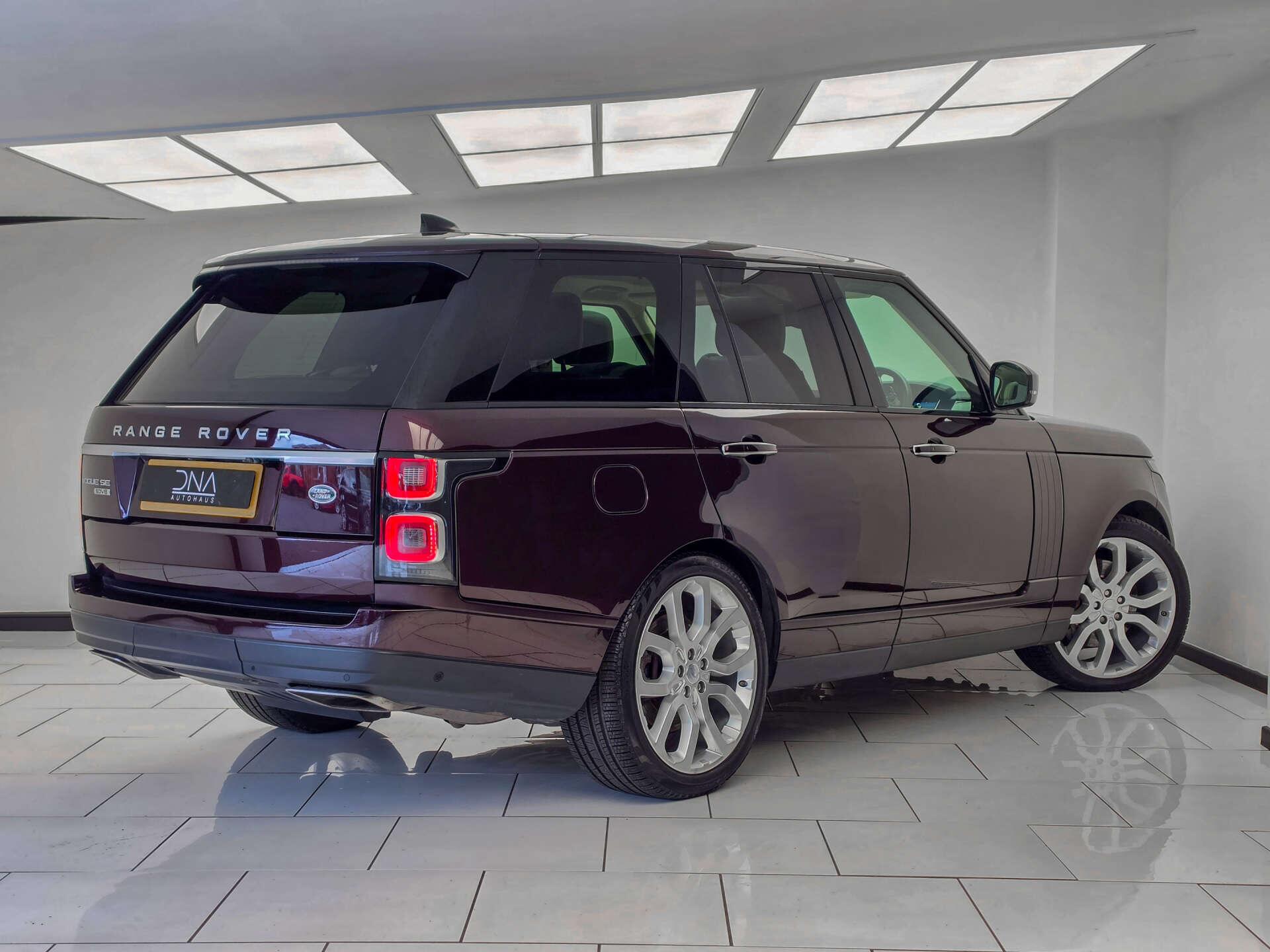 Land Rover Range Rover view 3