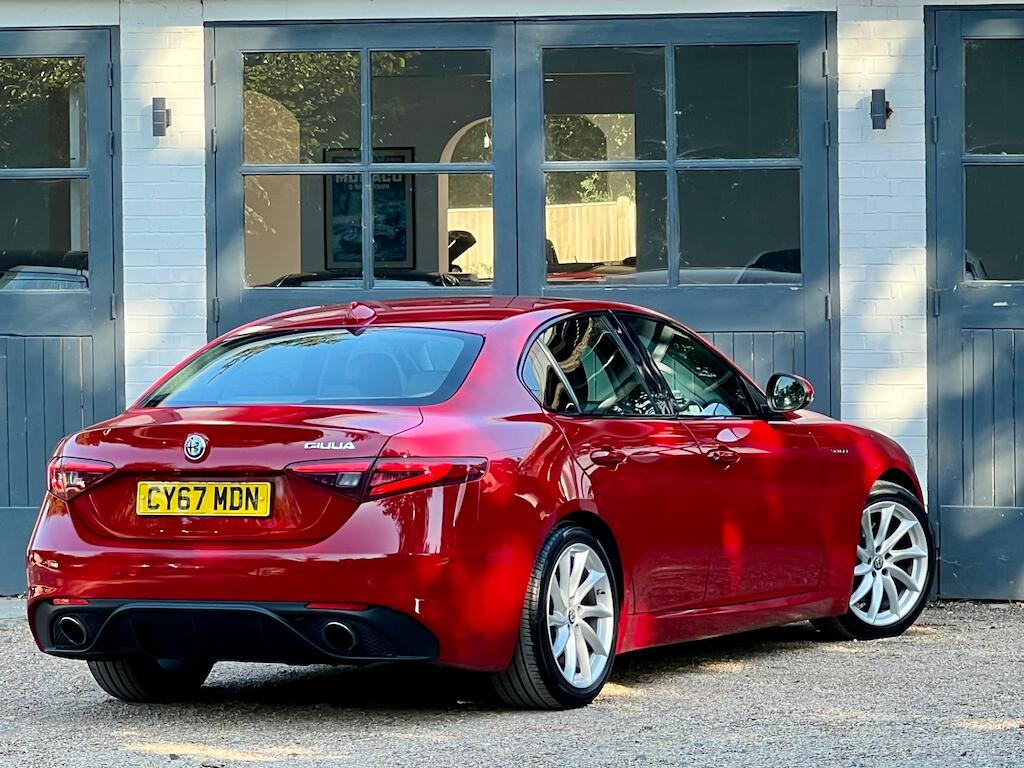 Alfa Romeo Giulia view 5