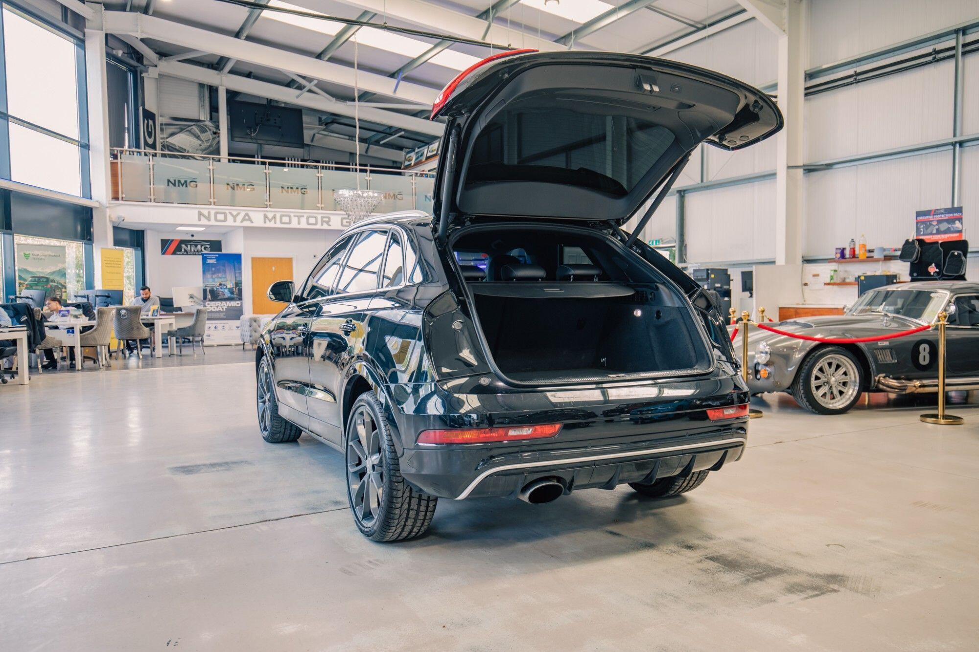 Audi RS Q3 view 29