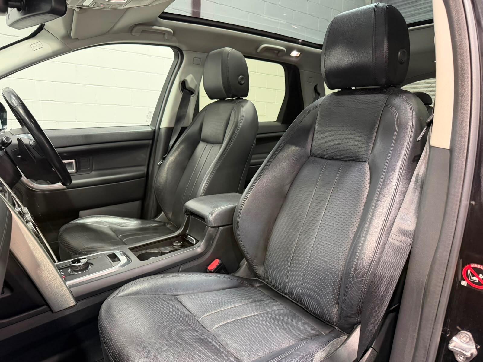 Land Rover Discovery Sport view 36