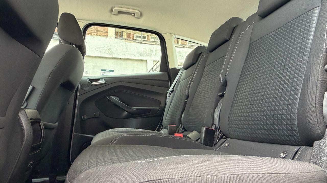 Ford C-Max view 14