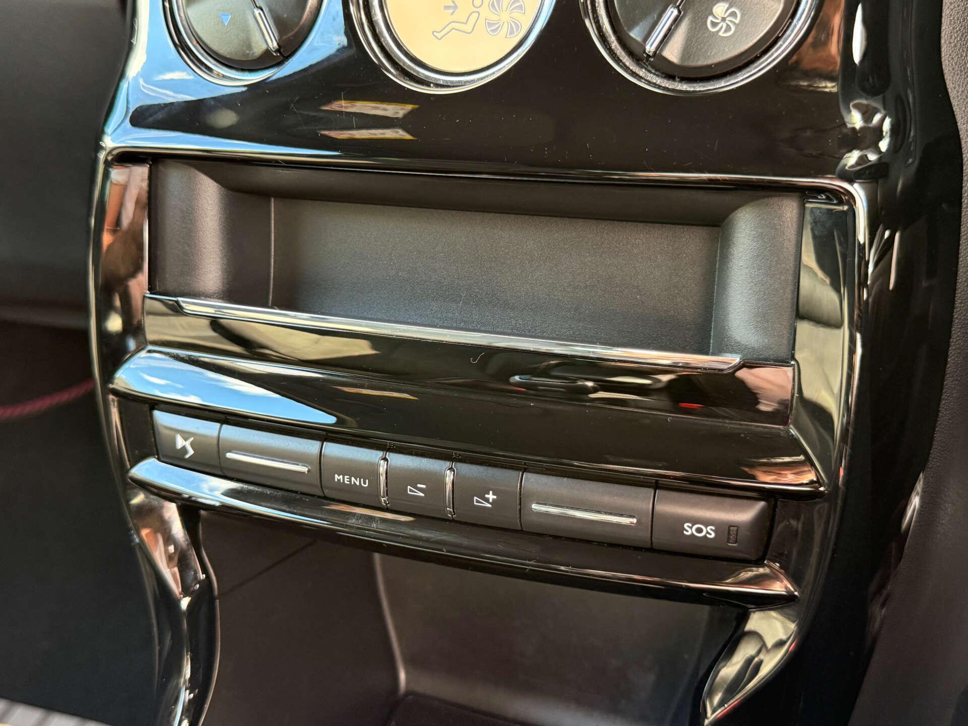 DS Automobiles DS 3 view 65