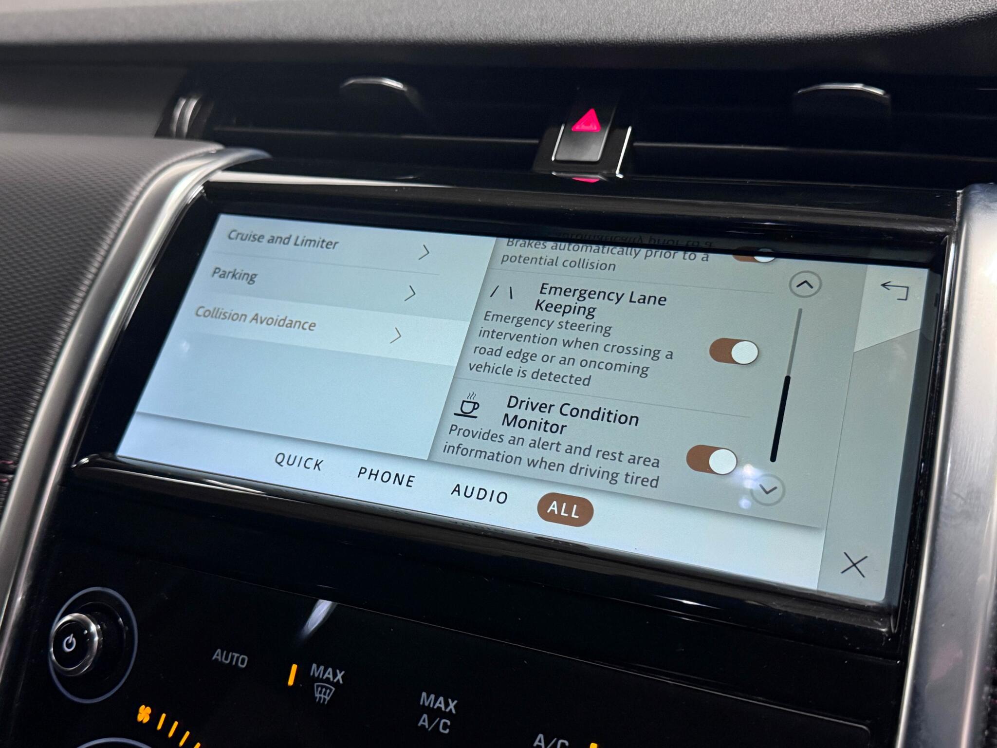 Land Rover Discovery Sport view 52