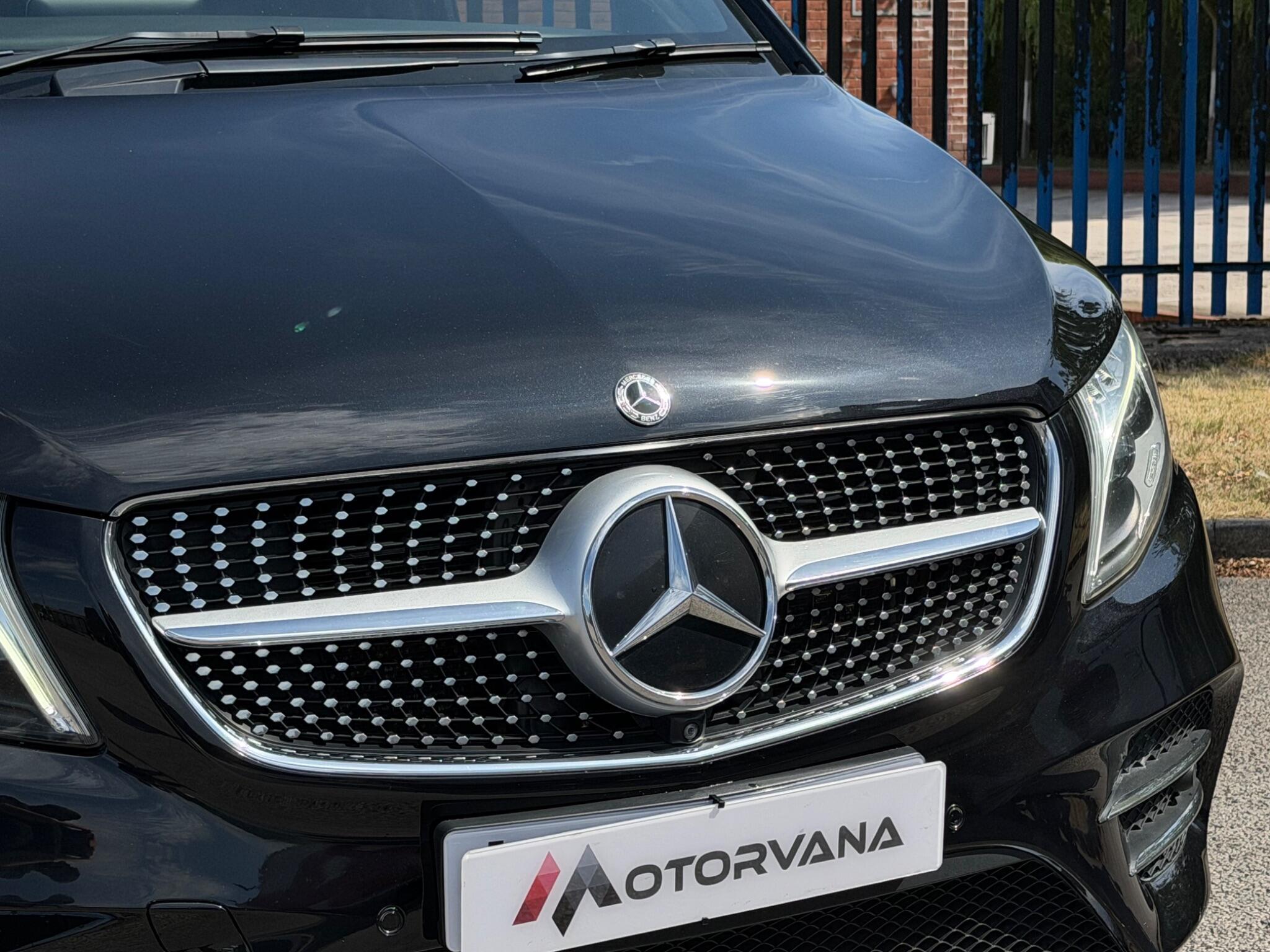 Mercedes-Benz V-Class view 2