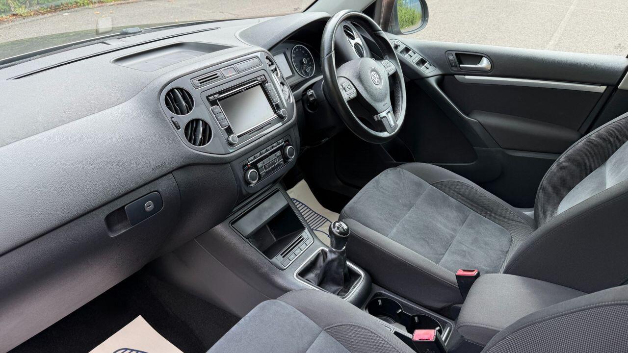 Volkswagen Tiguan view 8