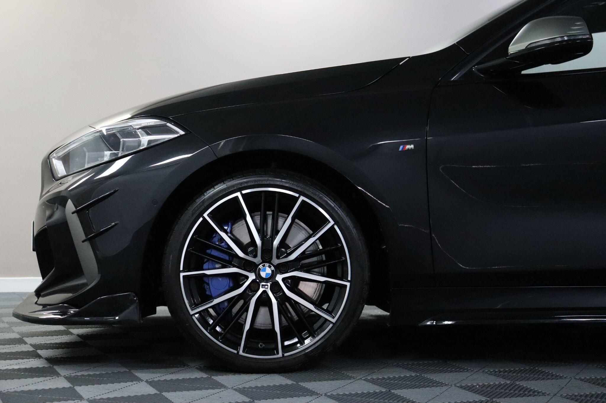 BMW 1 Series view 29
