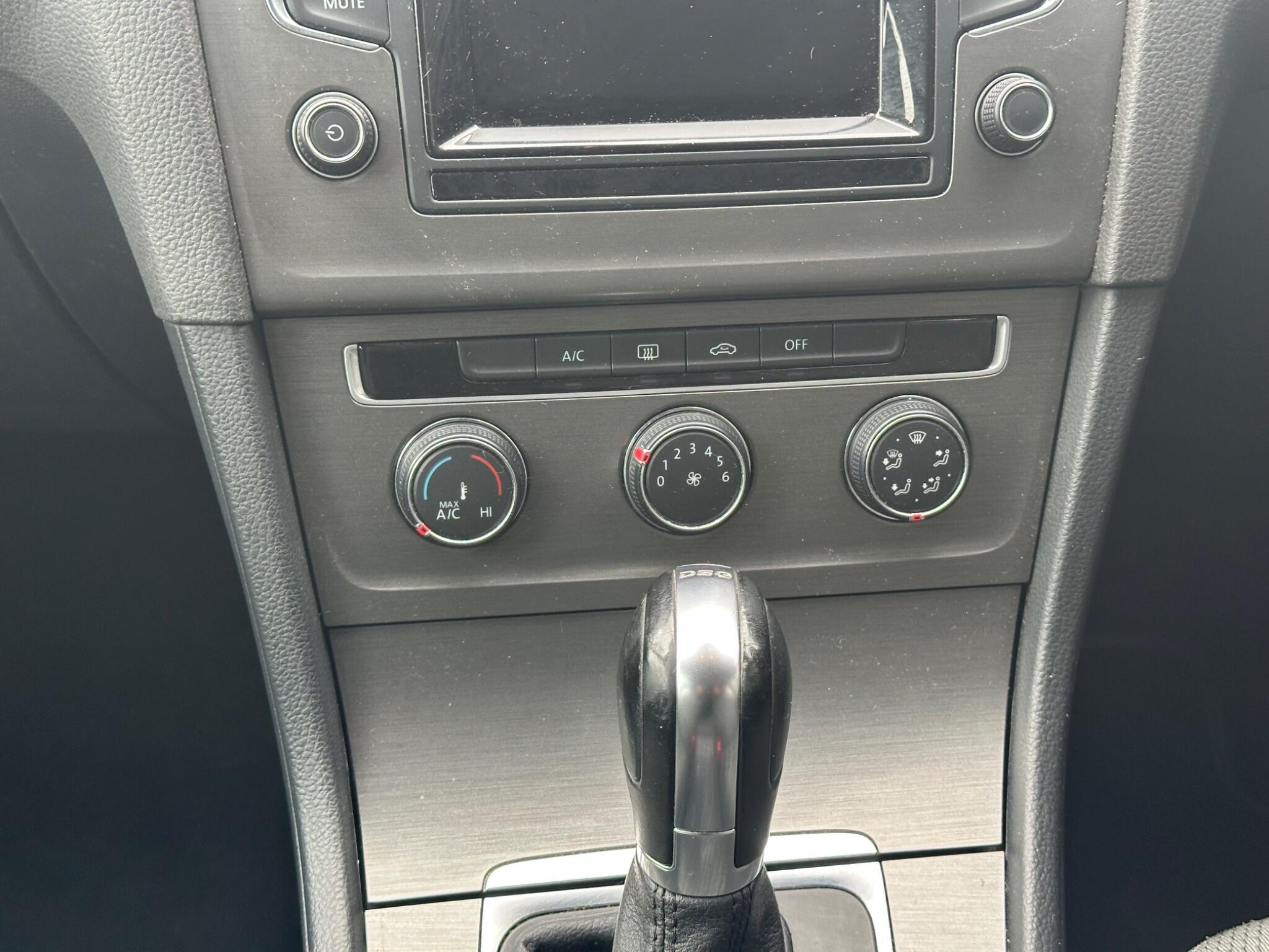 Volkswagen Golf view 30