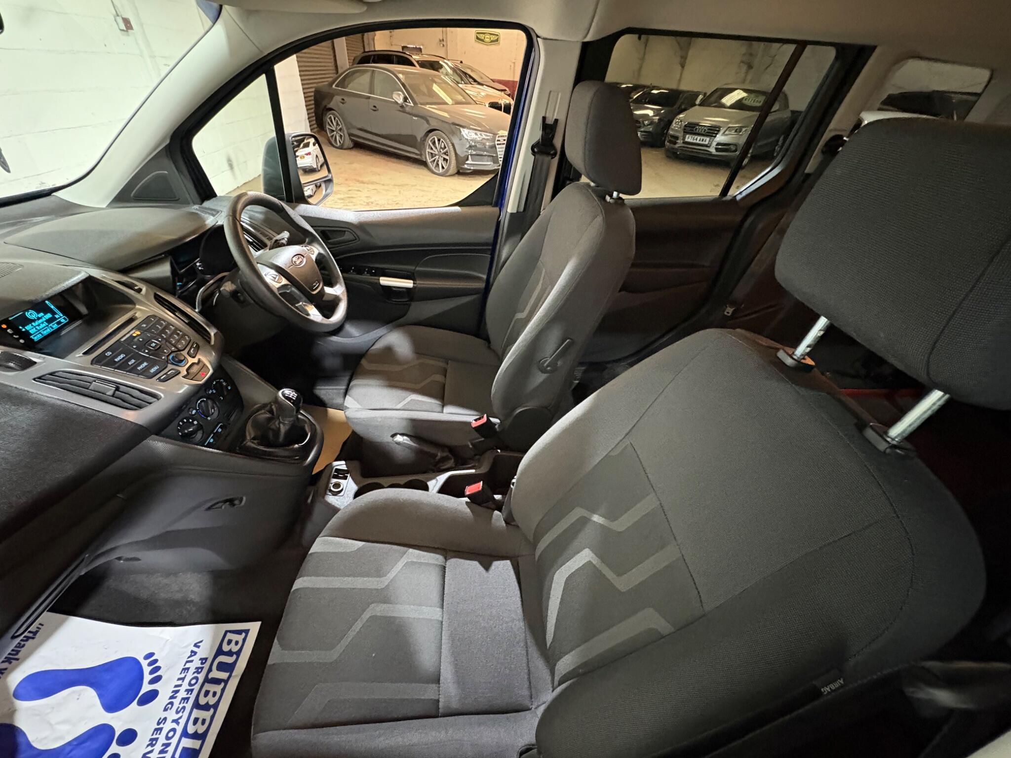 Ford Tourneo Connect view 62