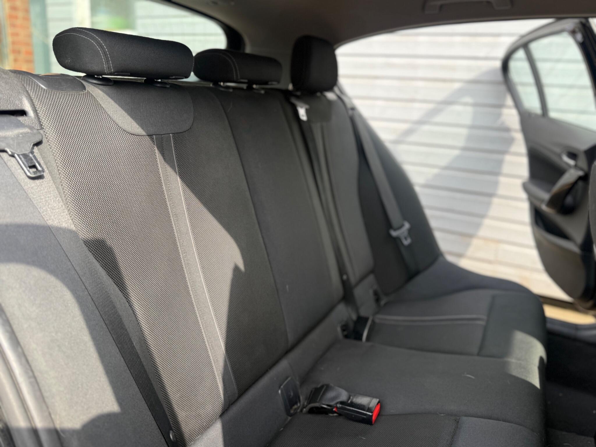 BMW 1 Series view 20