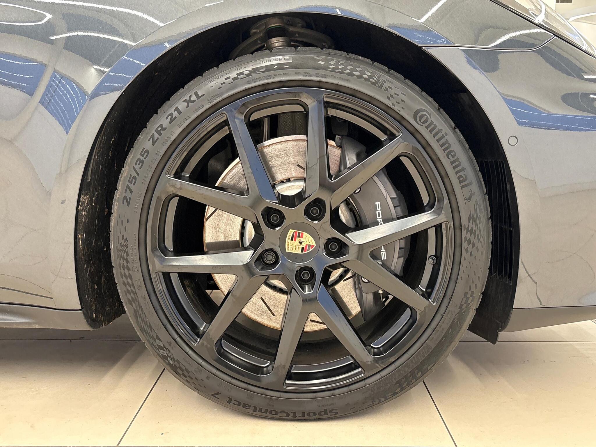 Porsche Panamera view 25