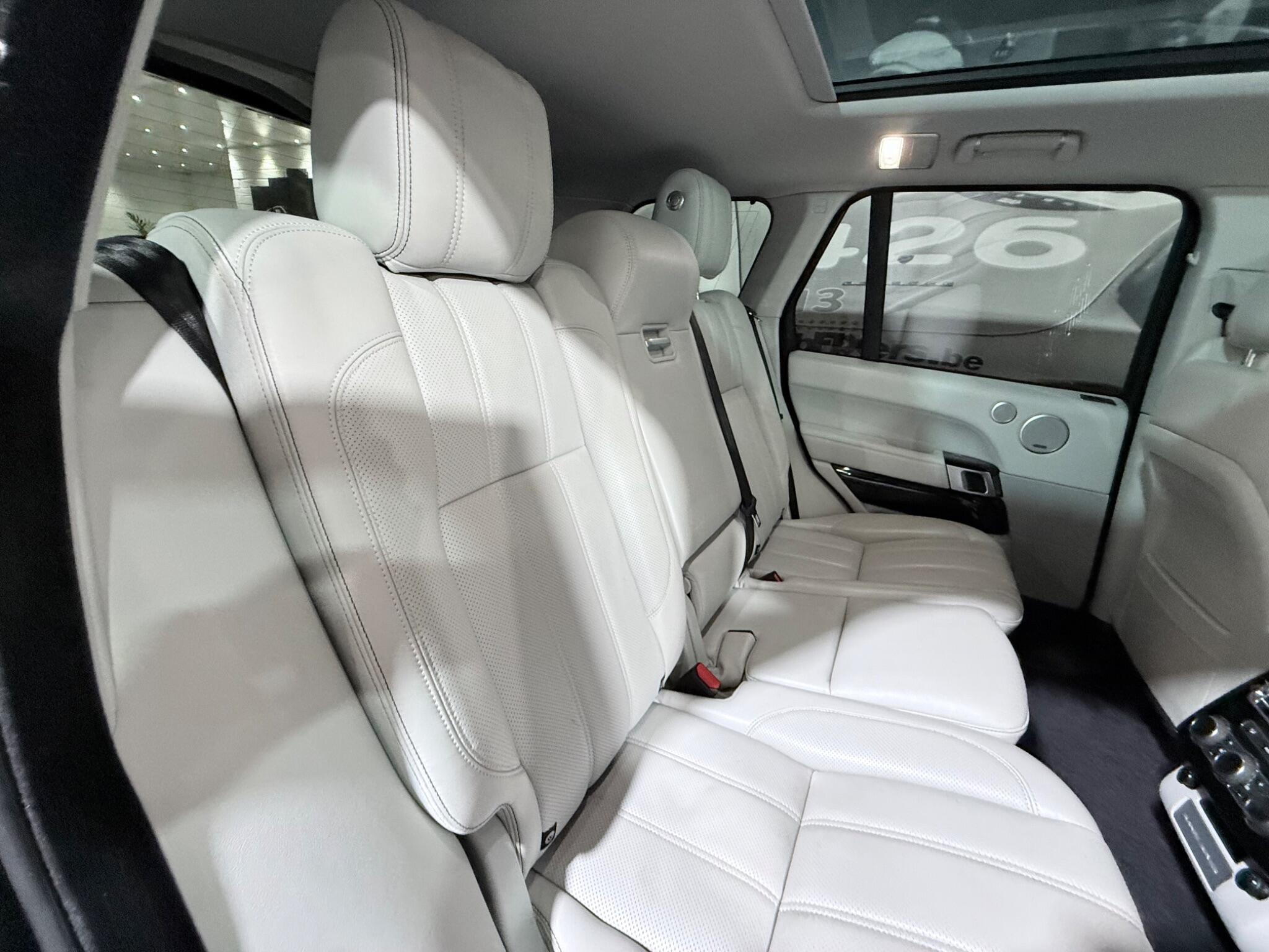 Land Rover Range Rover view 21