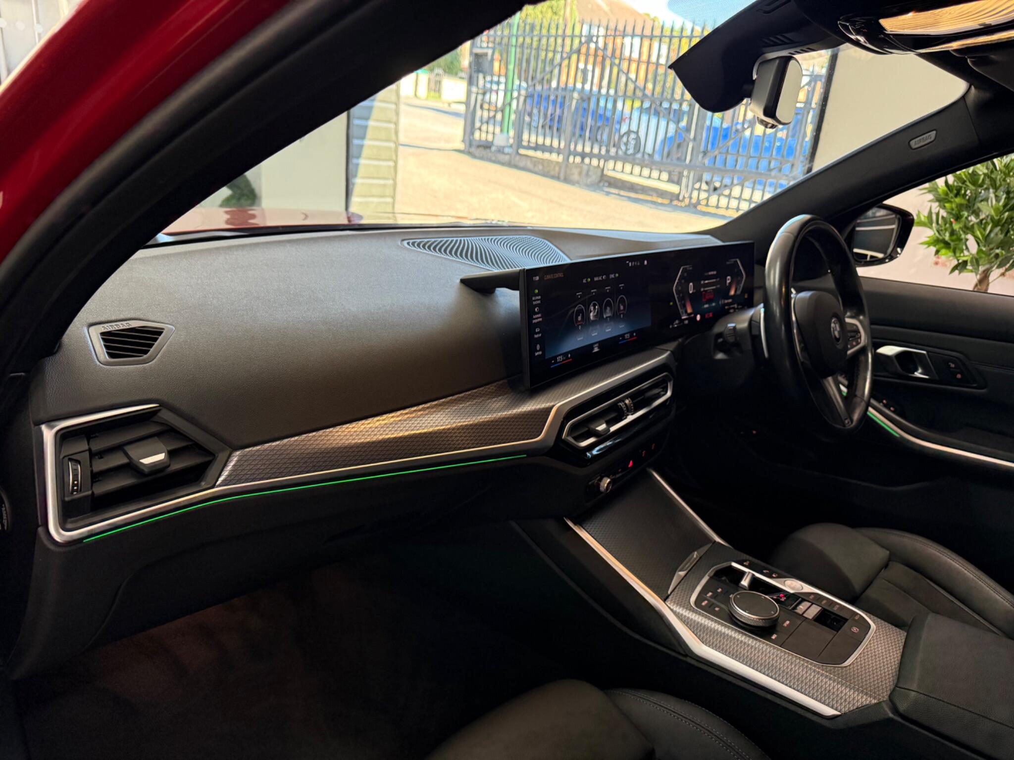 BMW 3 Series view 33