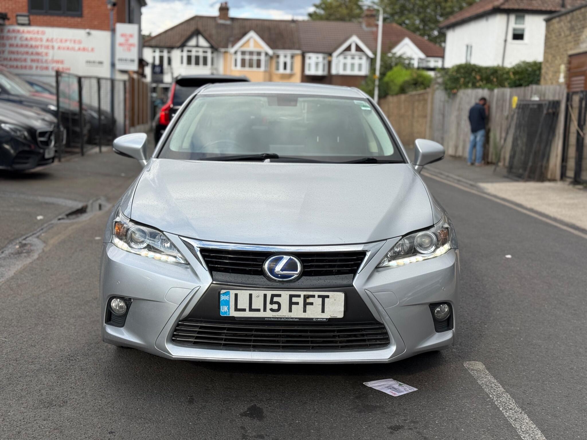 Lexus CT view 3