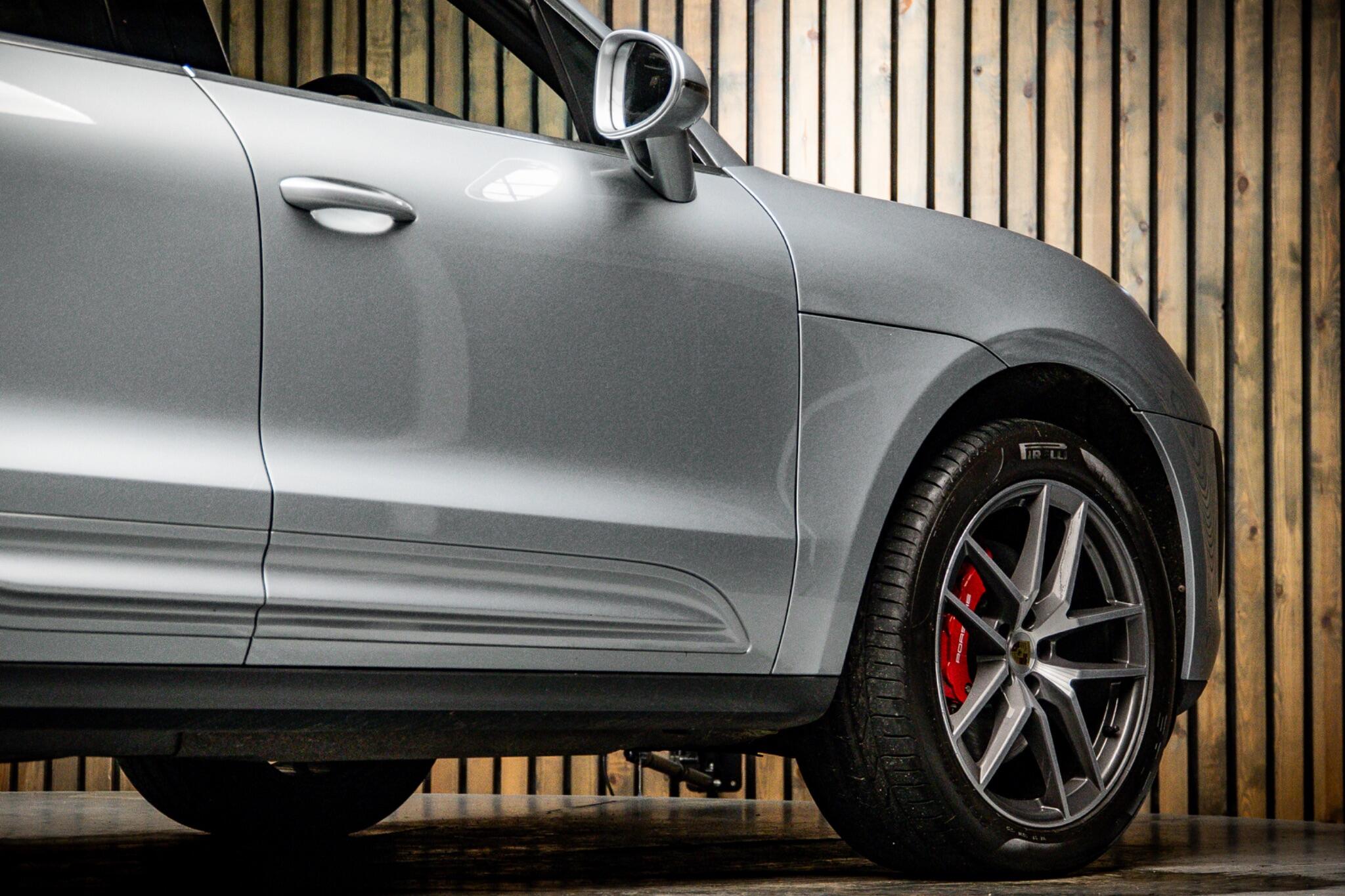 Porsche Macan view 14