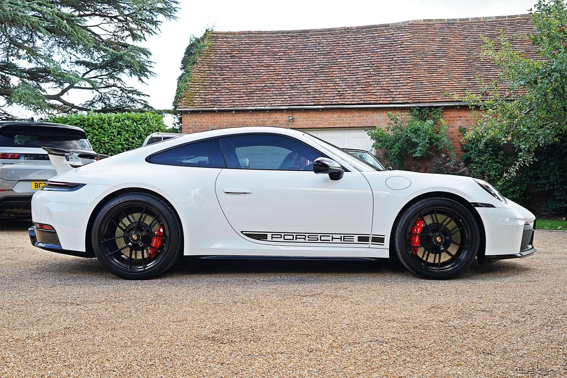 Porsche 911 view 10