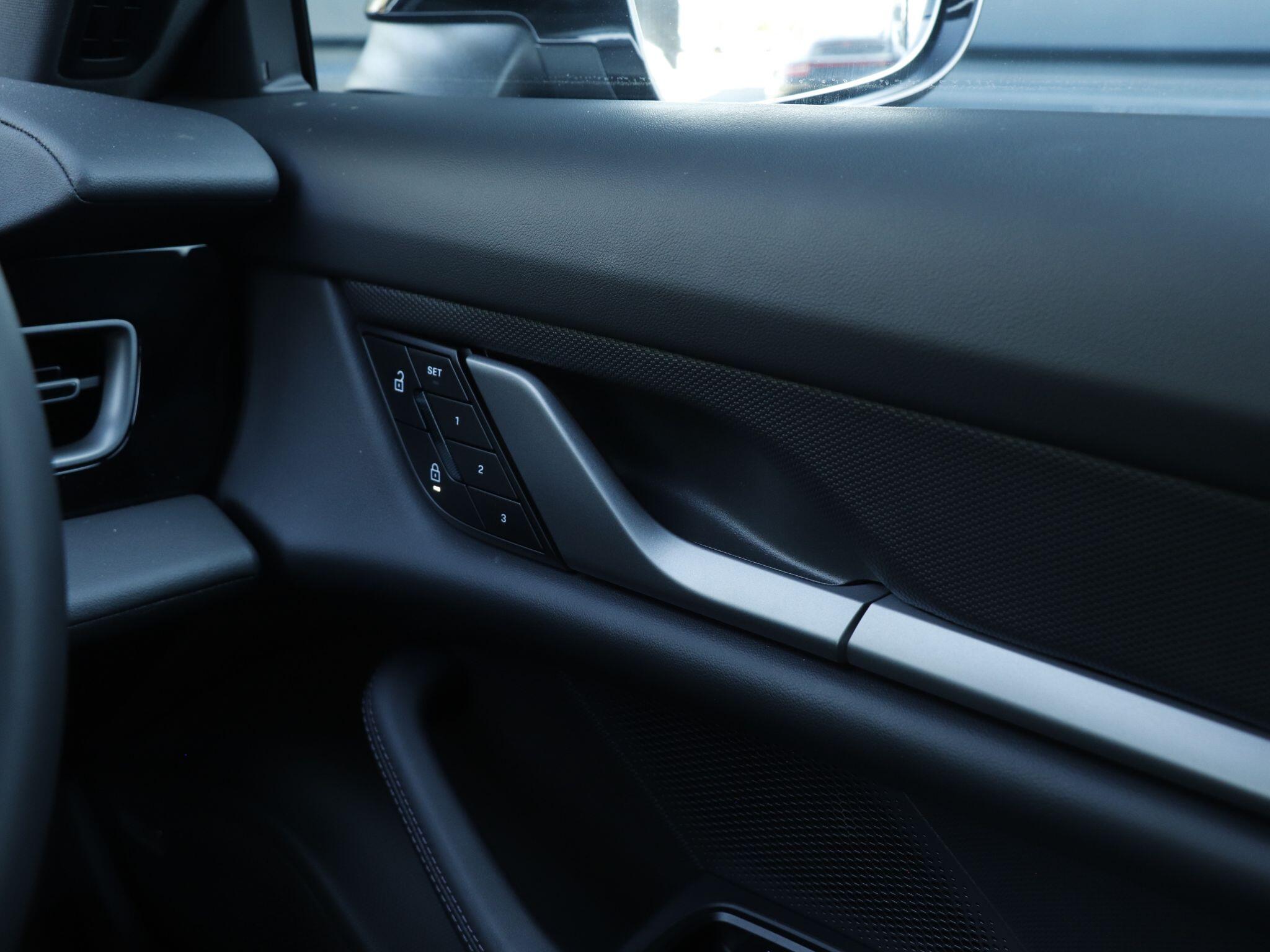 Porsche Taycan view 27