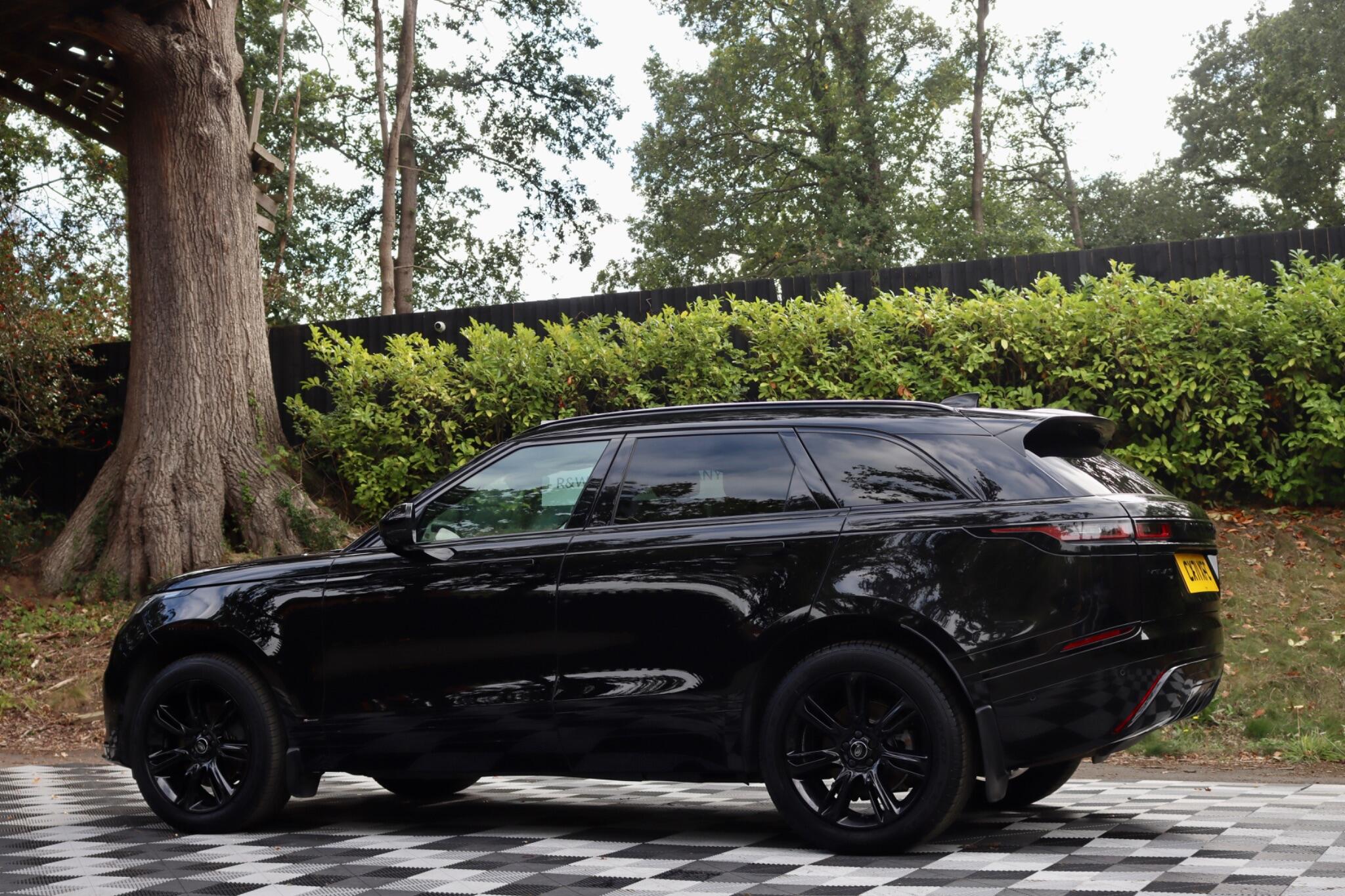 Land Rover Range Rover Velar view 31