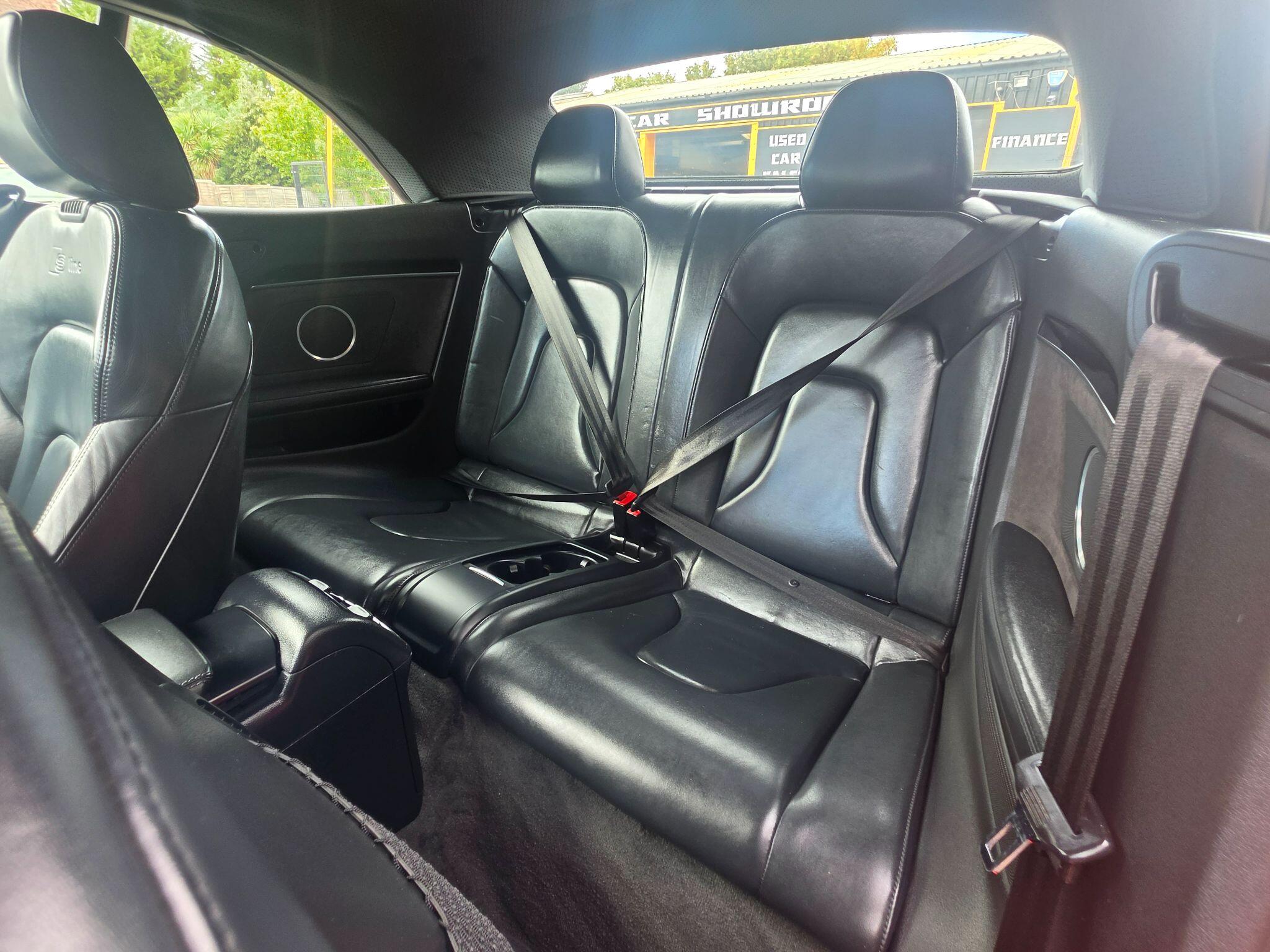 Audi A5 Cabriolet view 9