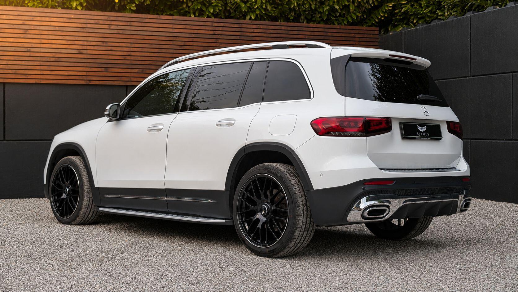 Mercedes-Benz GLB view 9