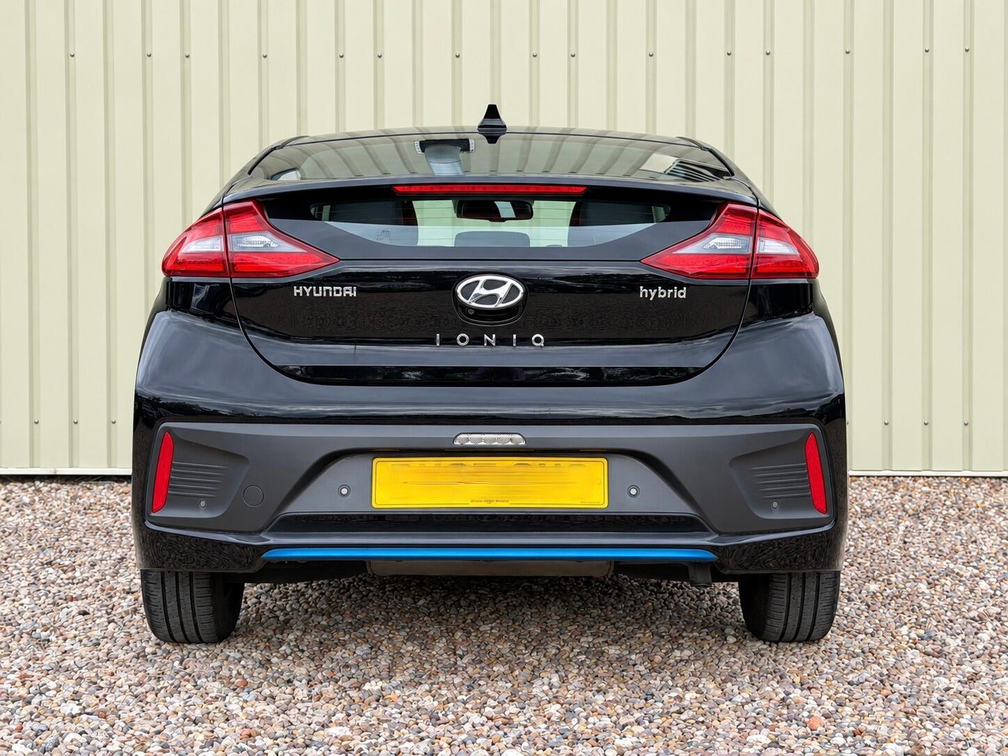 Hyundai Ioniq view 7