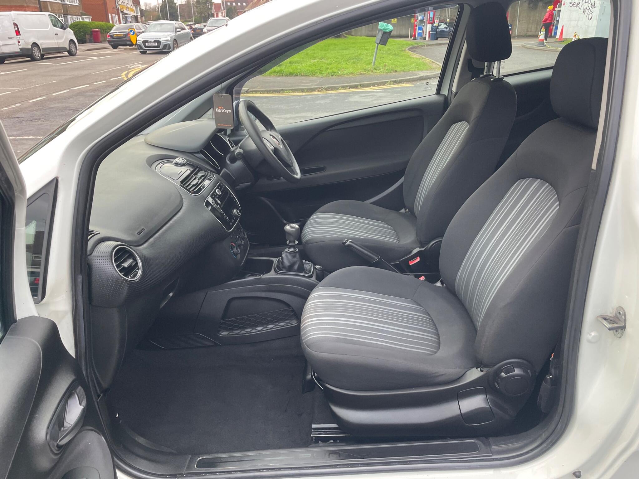 2011 Fiat Punto Evo image 63
