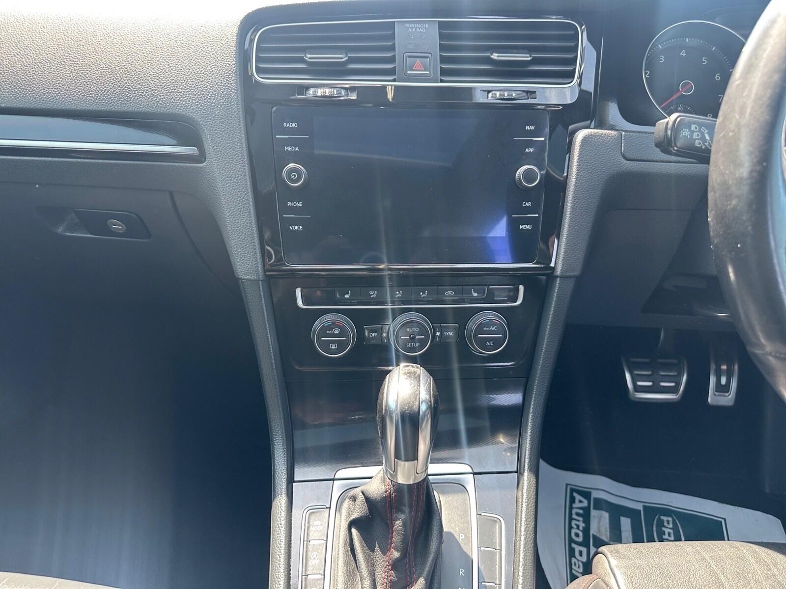 Volkswagen Golf view 13