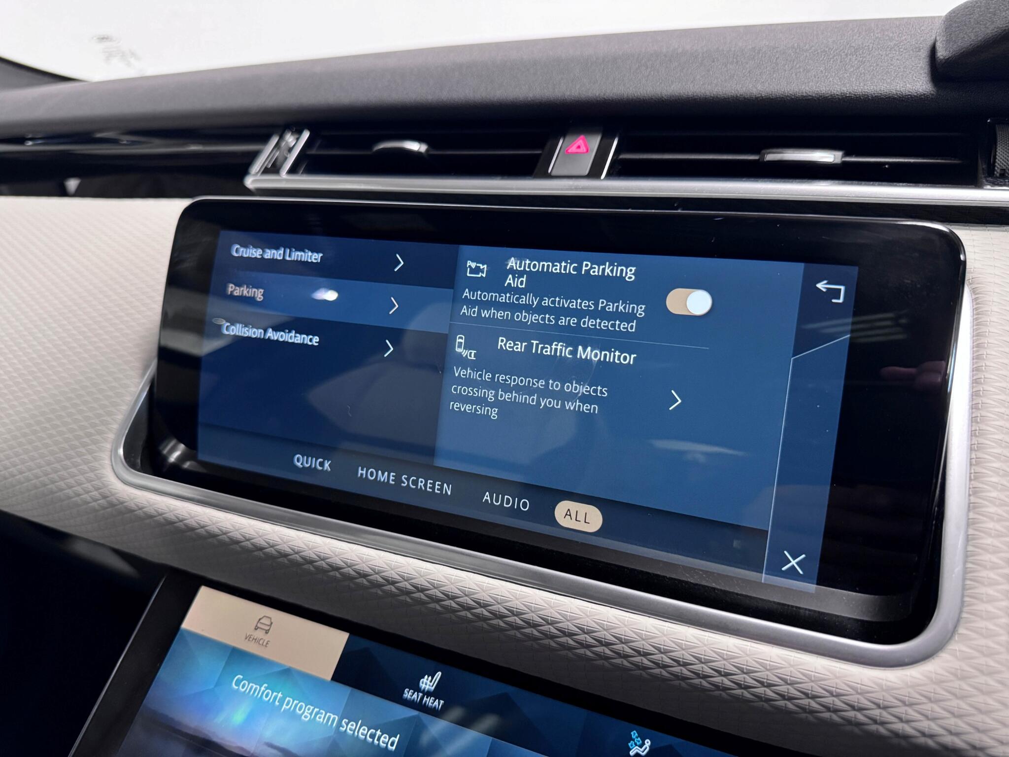 Land Rover Range Rover Velar view 57