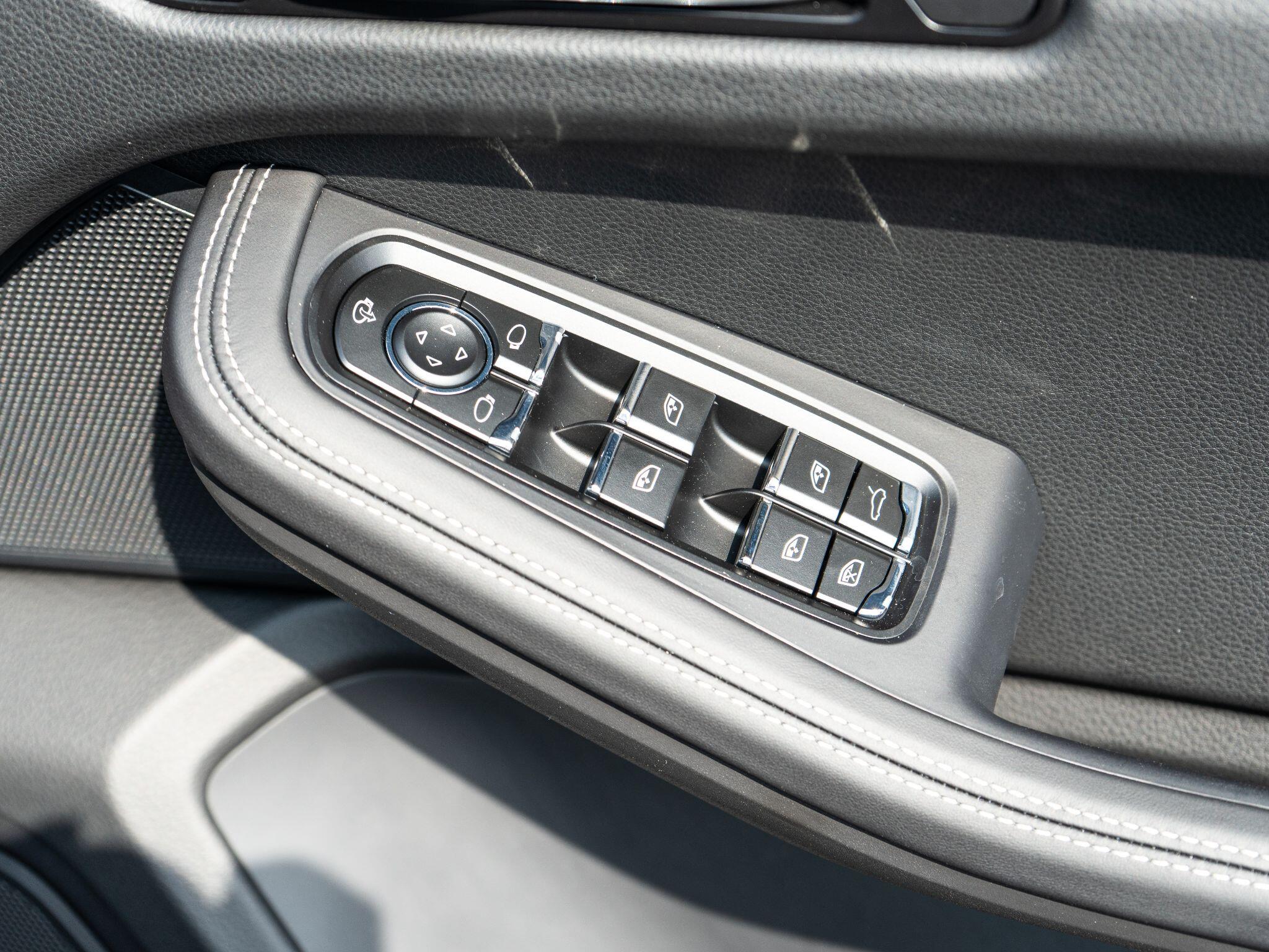 Porsche Macan view 37