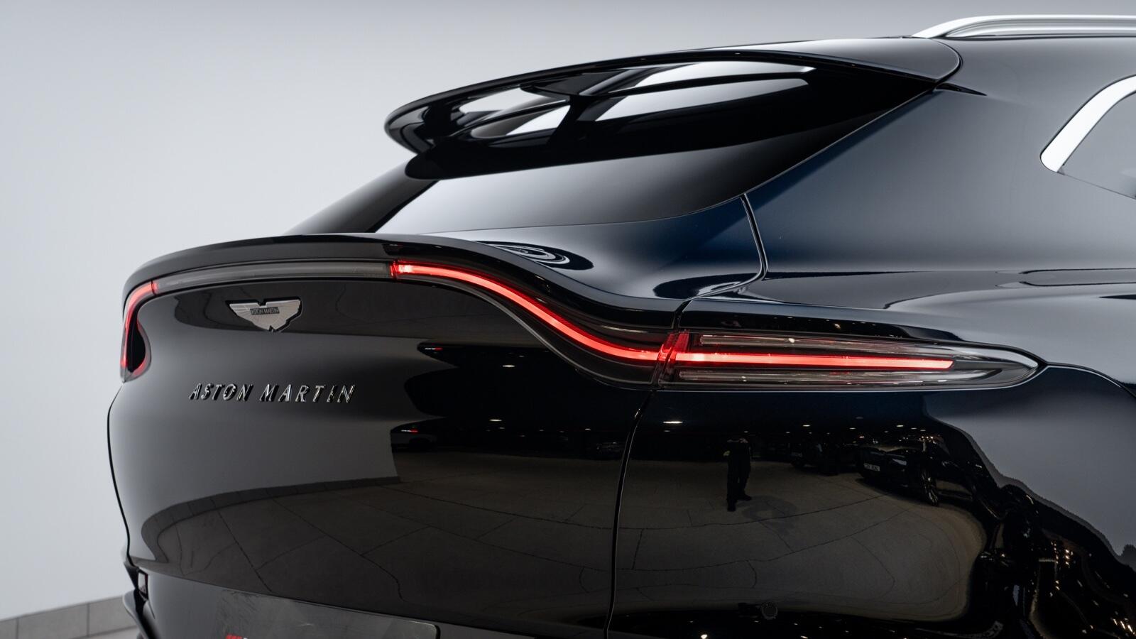 Aston Martin DBX view 50