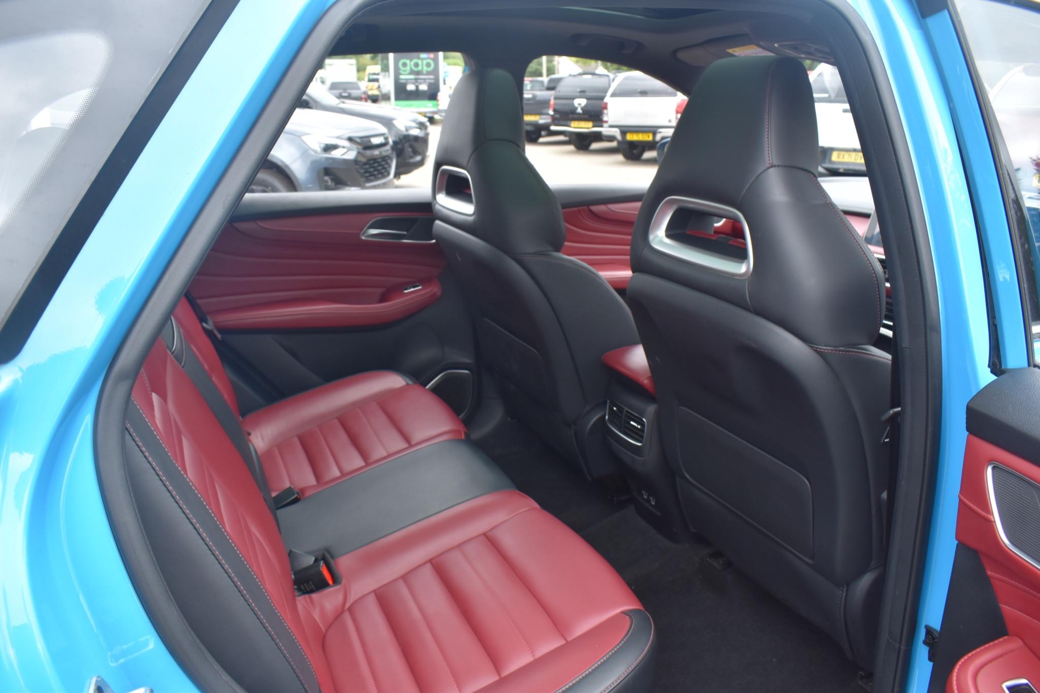 MG HS - 1.5 T-GDI Exclusive DCT Euro 6 (s/s) 5dr - Image 13