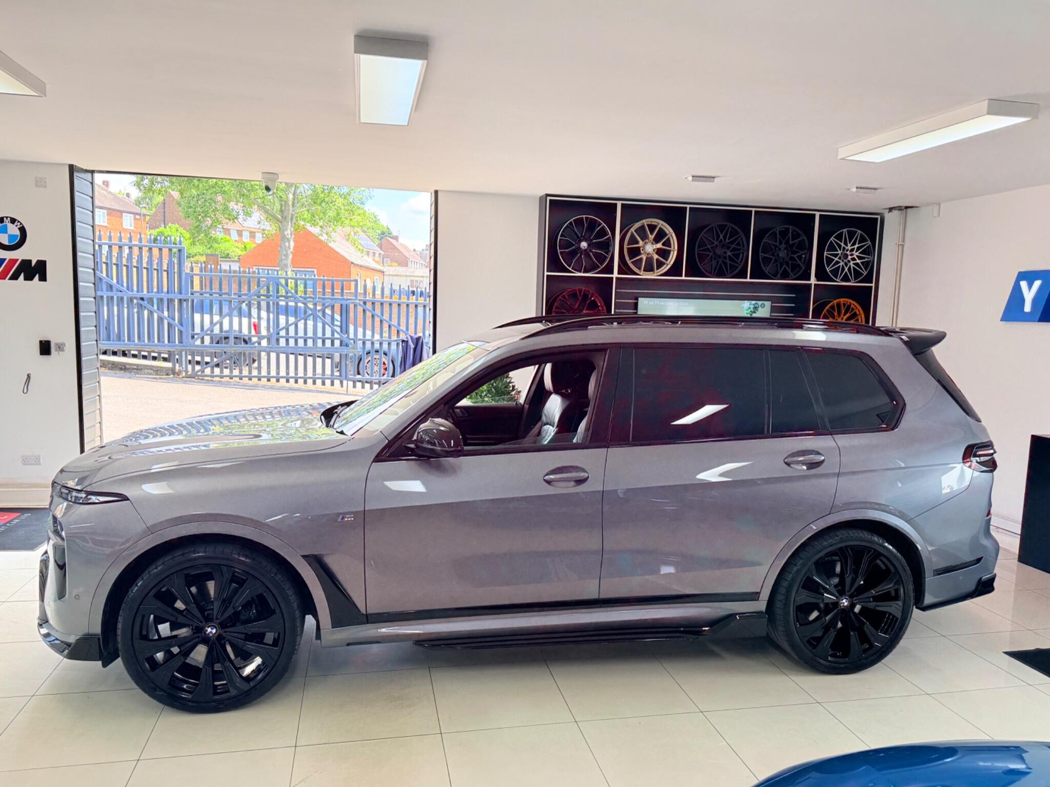 BMW X7 view 41