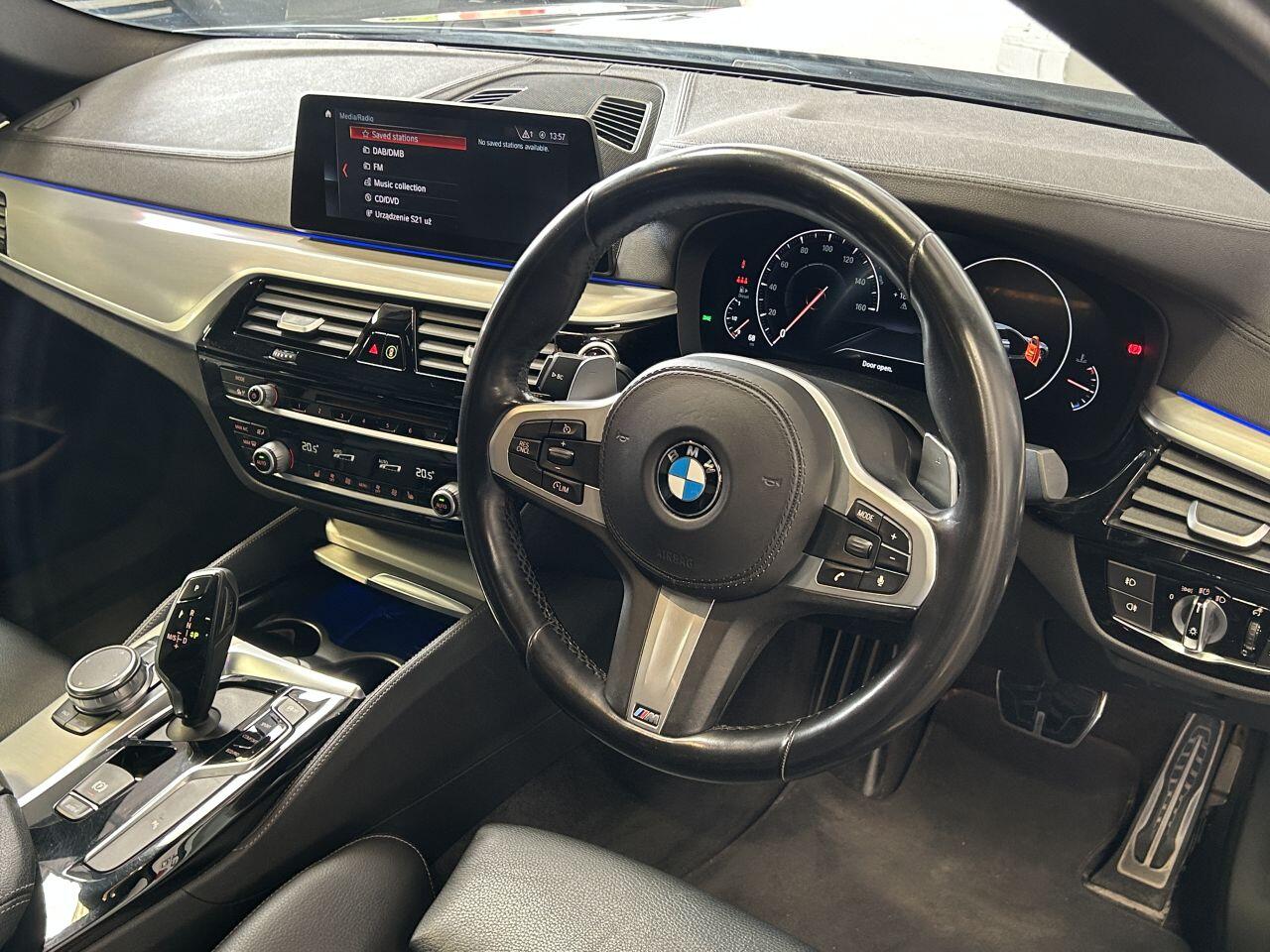 BMW 5 Series view 28