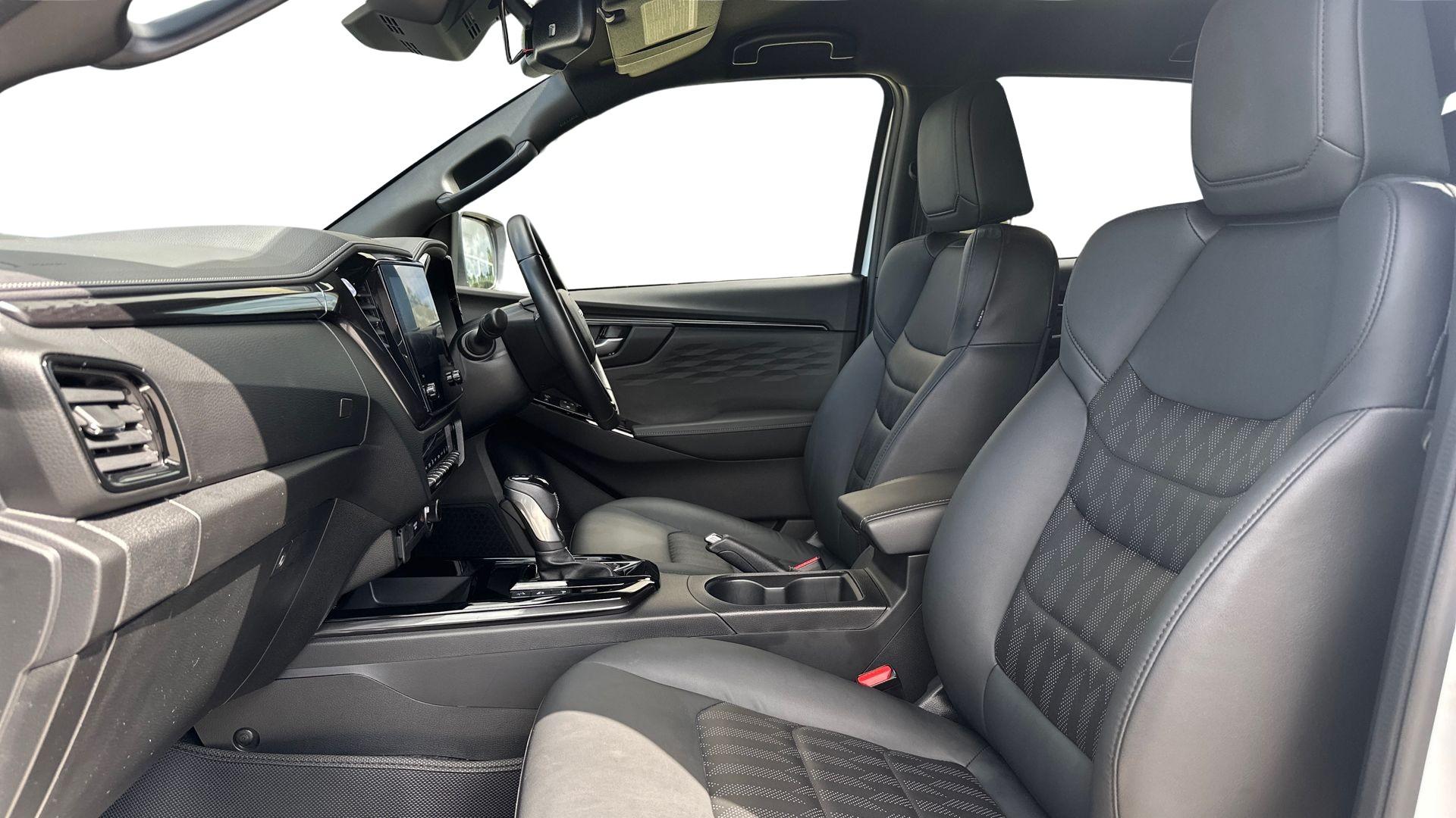 Isuzu D-Max view 3
