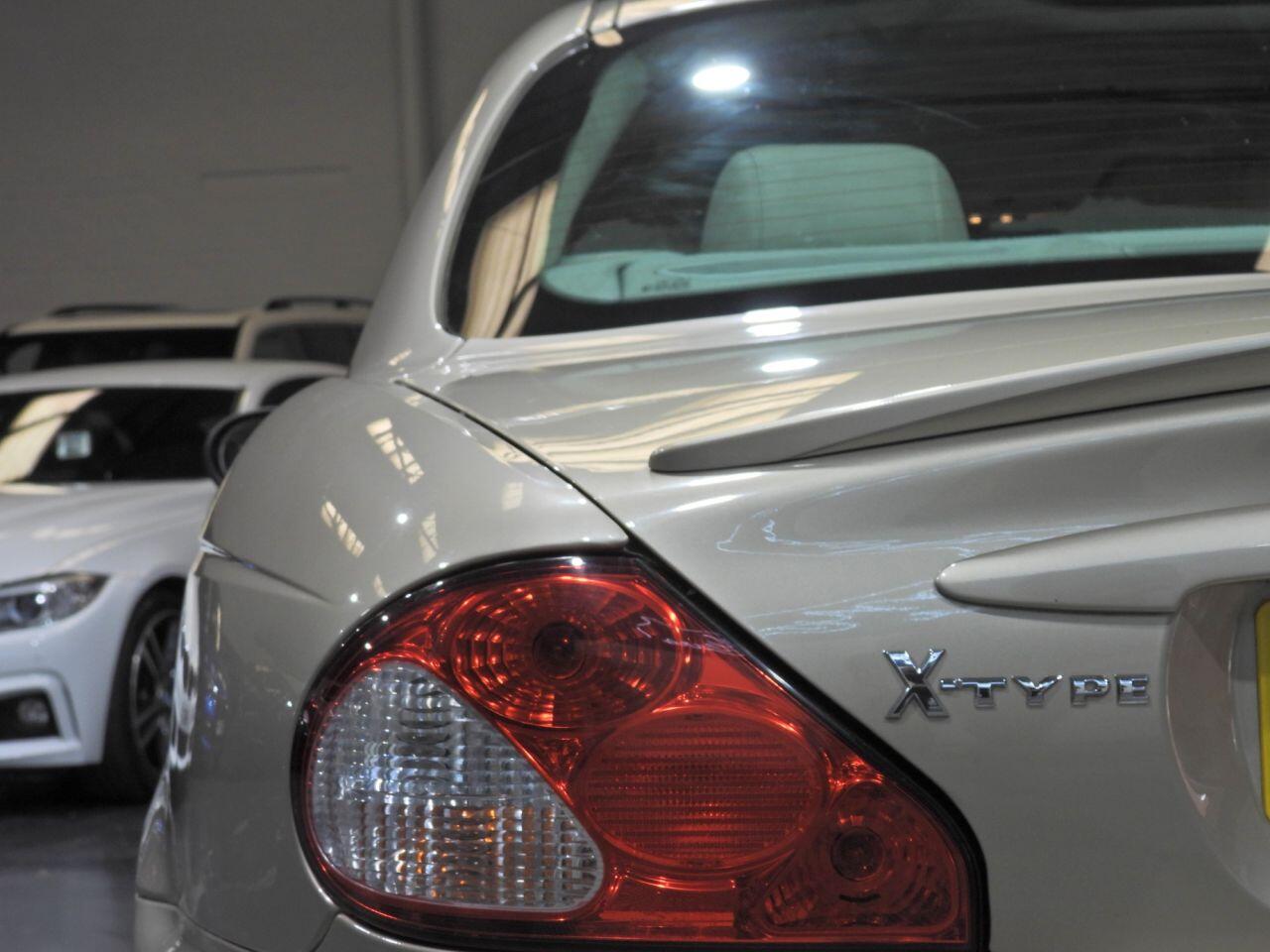 Jaguar X-Type view 27