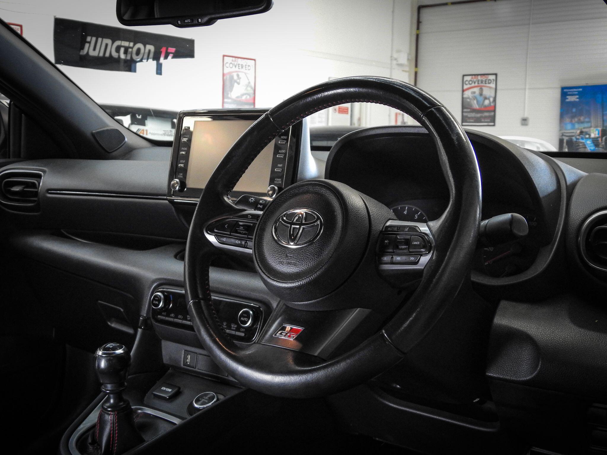 Toyota Yaris view 26