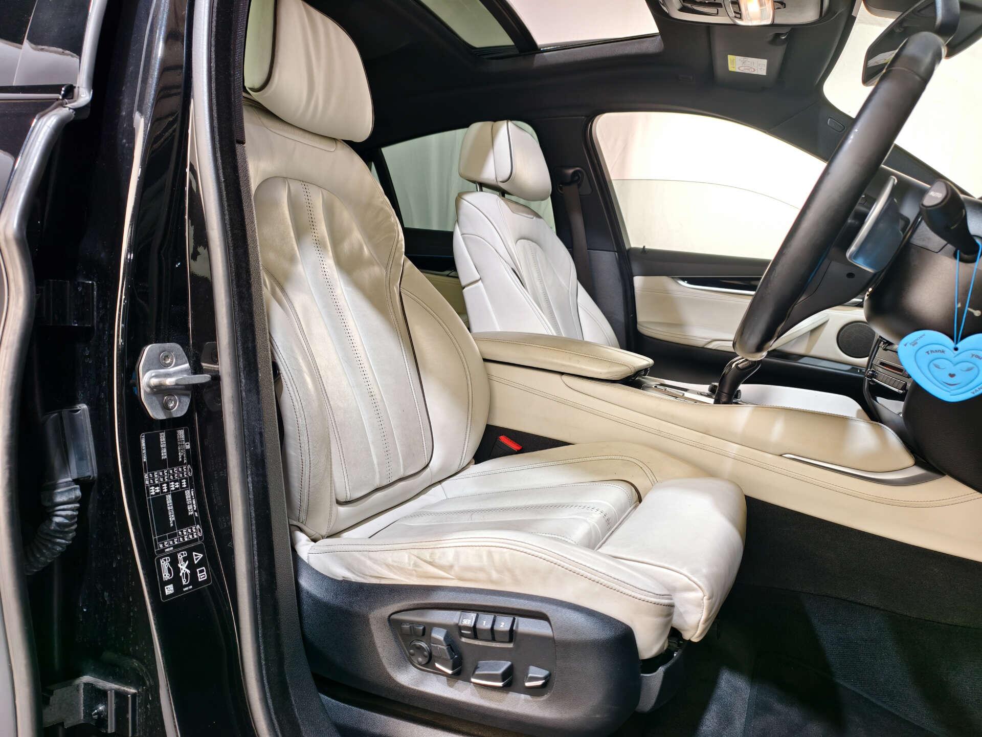BMW X6 view 23
