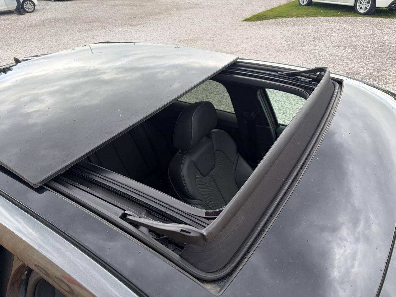 Audi SQ2 view 35