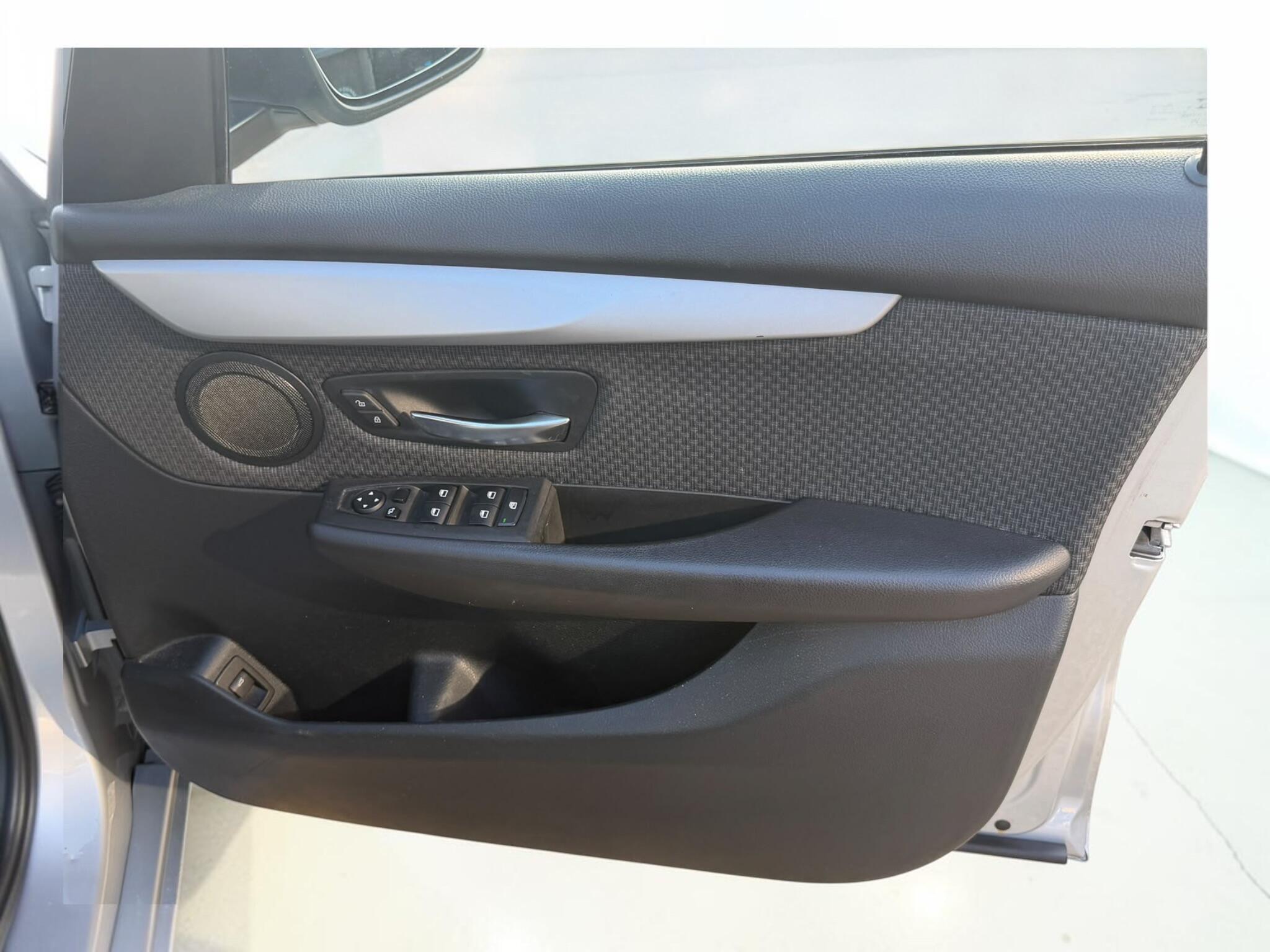 BMW 2 Series view 35