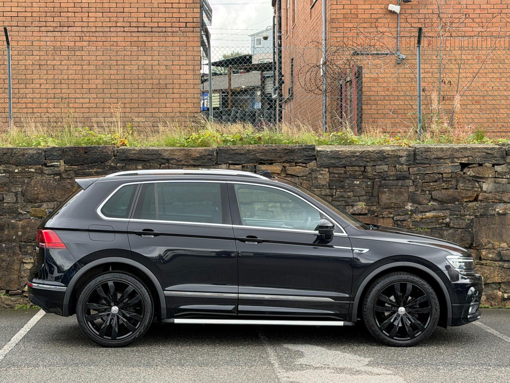 Volkswagen Tiguan view 8