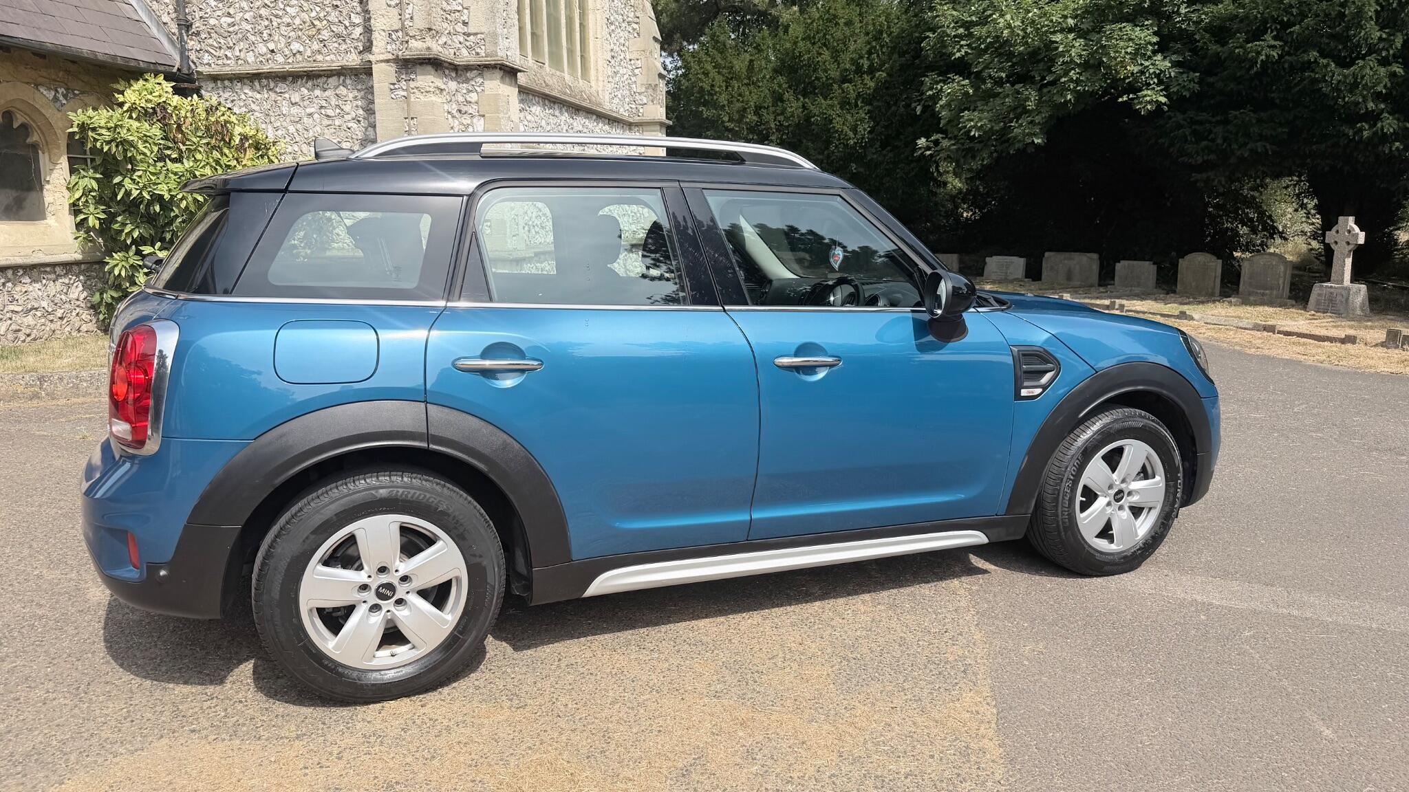 Mini Countryman view 22