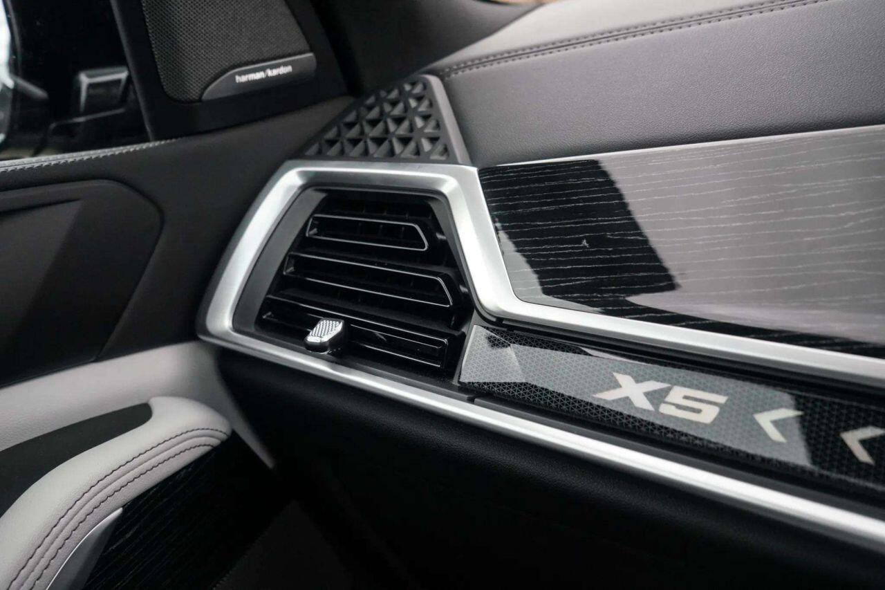 BMW X5 view 45