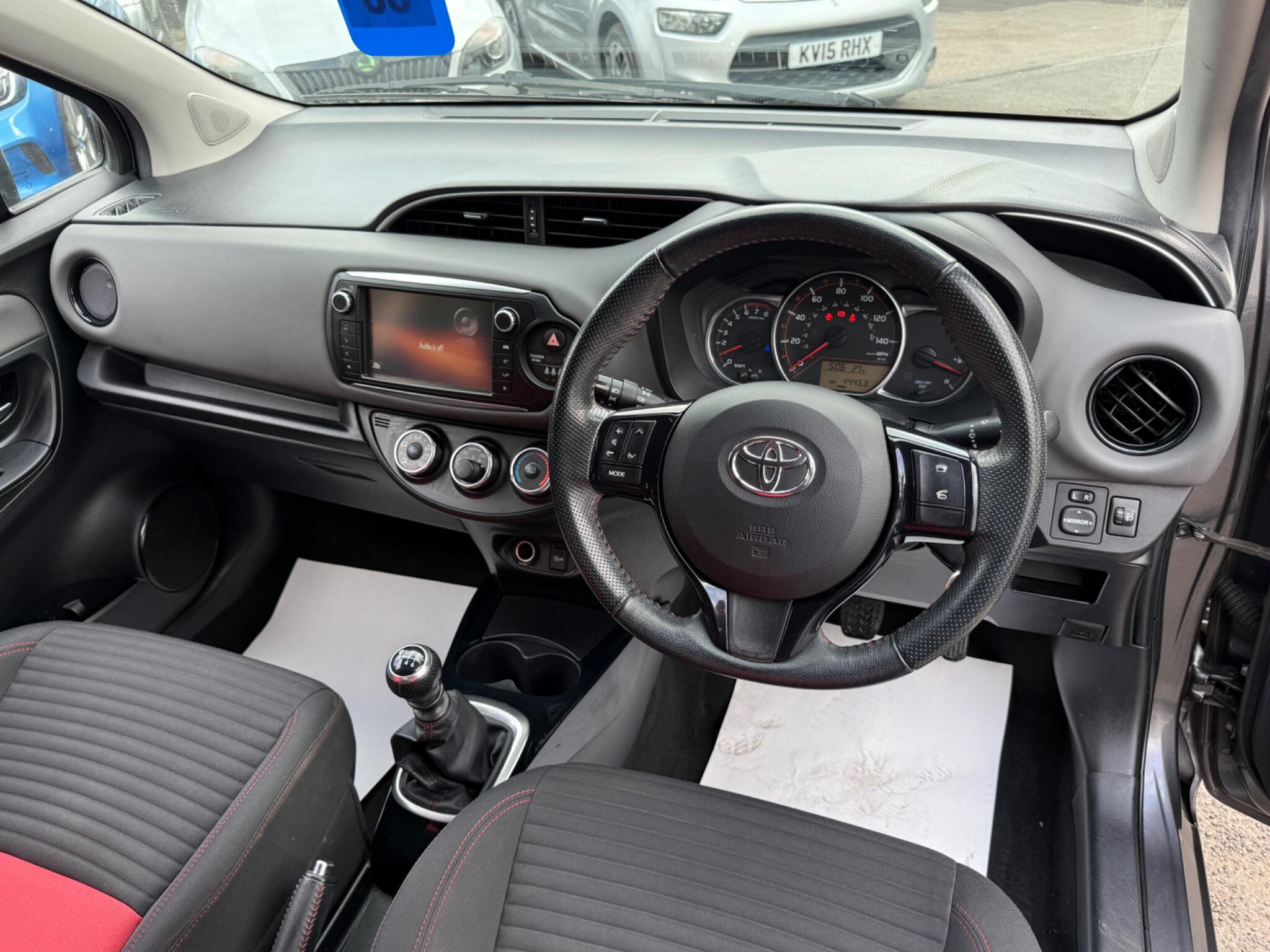 Toyota Yaris - Image 29