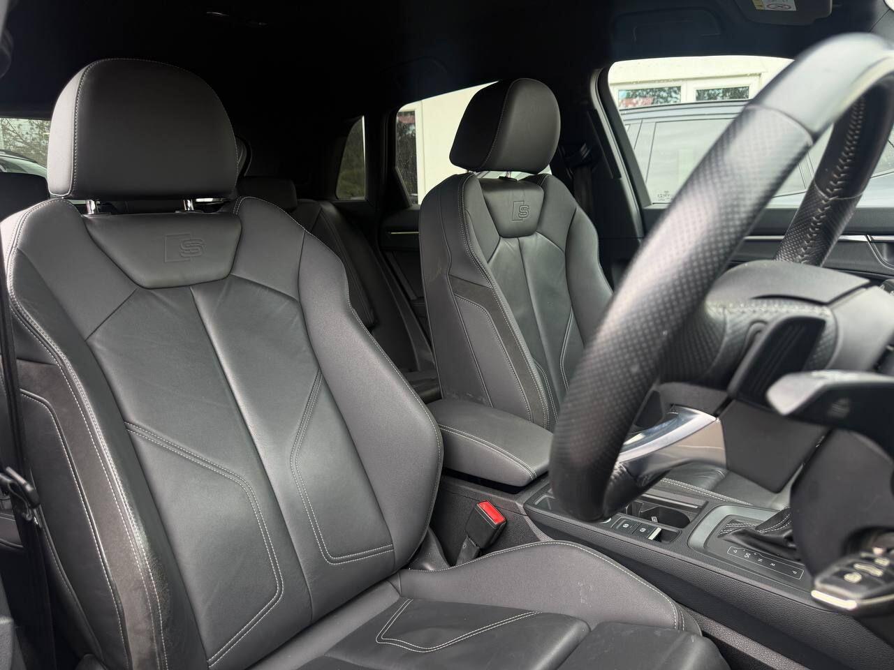 Audi Q3 view 13